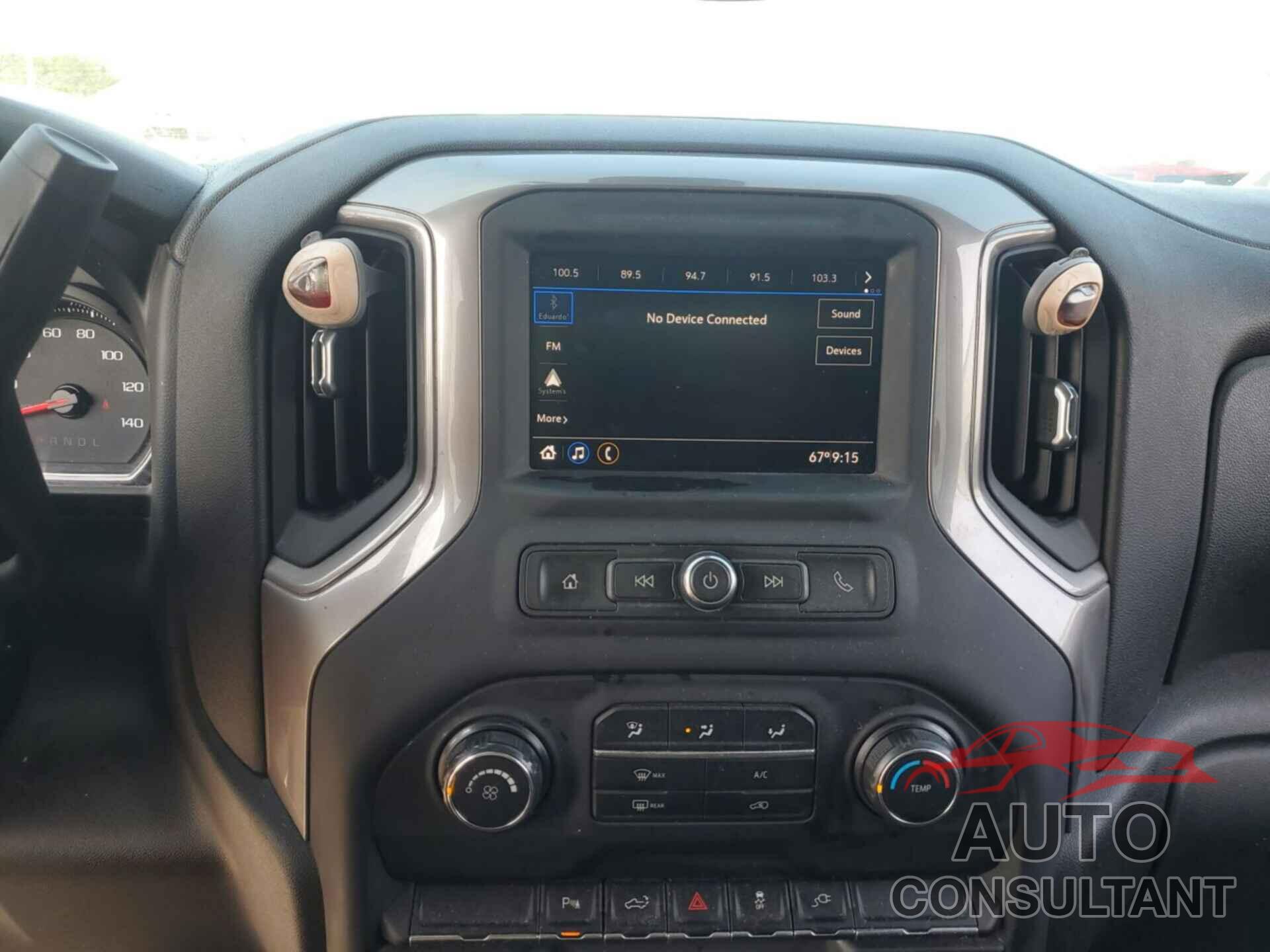 CHEVROLET SILVERADO 2021 - 1GCPYAEH0MZ233096