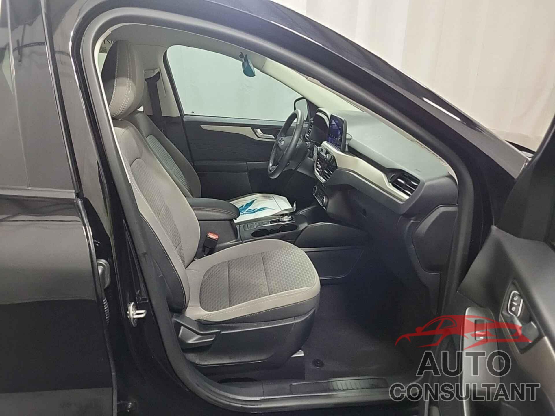 FORD ESCAPE 2021 - 1FMCU0G6XMUA00447