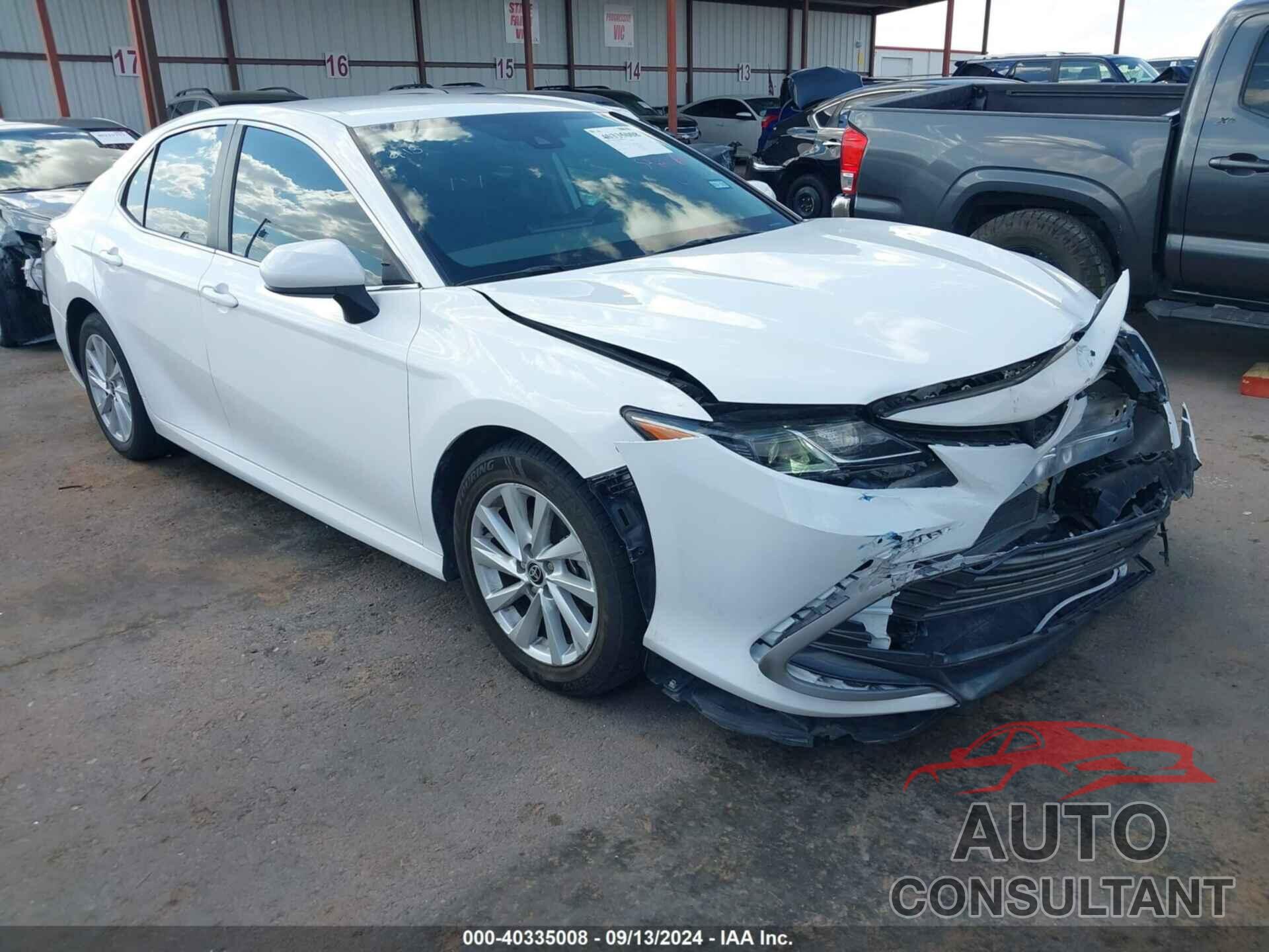 TOYOTA CAMRY 2022 - 4T1C11AK4NU633273