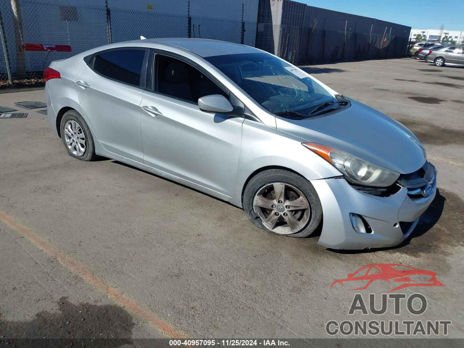 HYUNDAI ELANTRA 2013 - KMHDH4AE8DU002942
