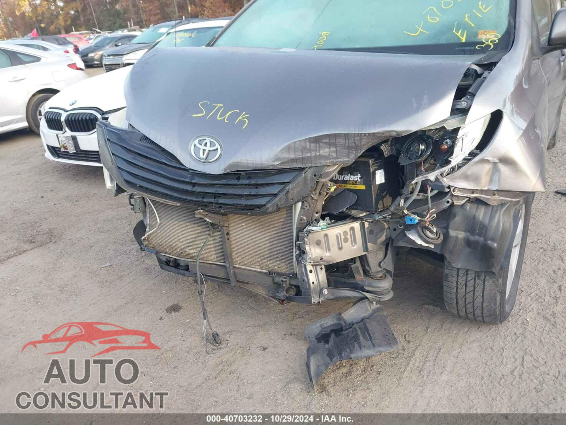 TOYOTA SIENNA 2011 - 5TDKK3DC5BS036680