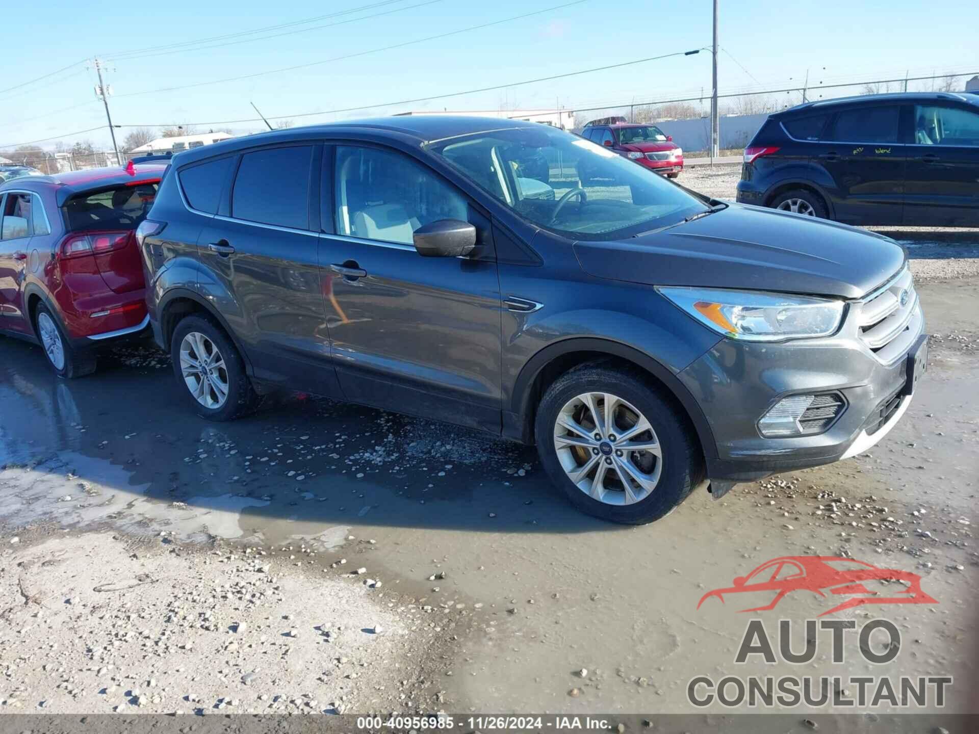 FORD ESCAPE 2017 - 1FMCU9GD3HUD57025