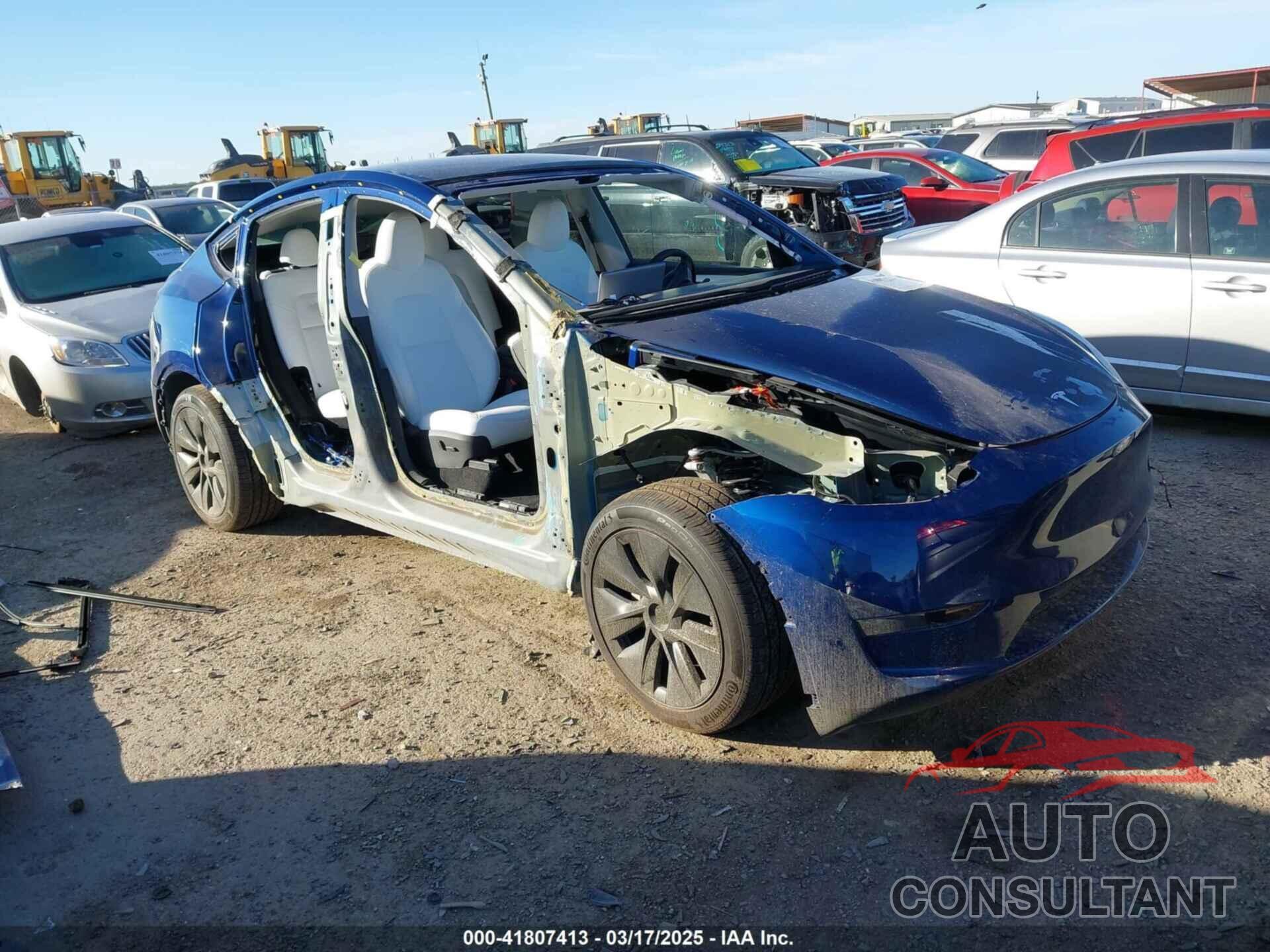 TESLA MODEL Y 2025 - 7SAYGDED5SA374626