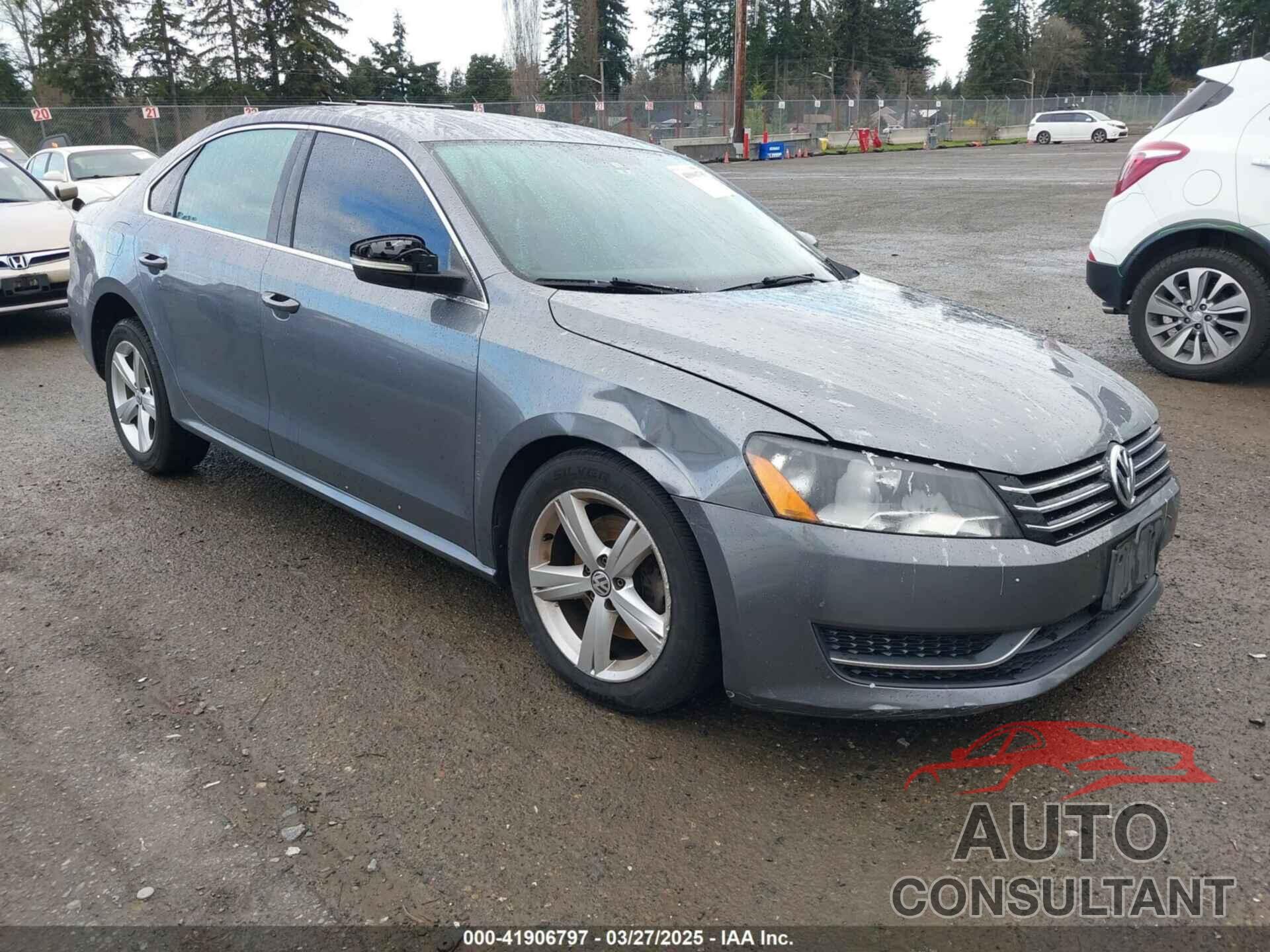 VOLKSWAGEN PASSAT 2013 - 1VWBP7A33DC072530