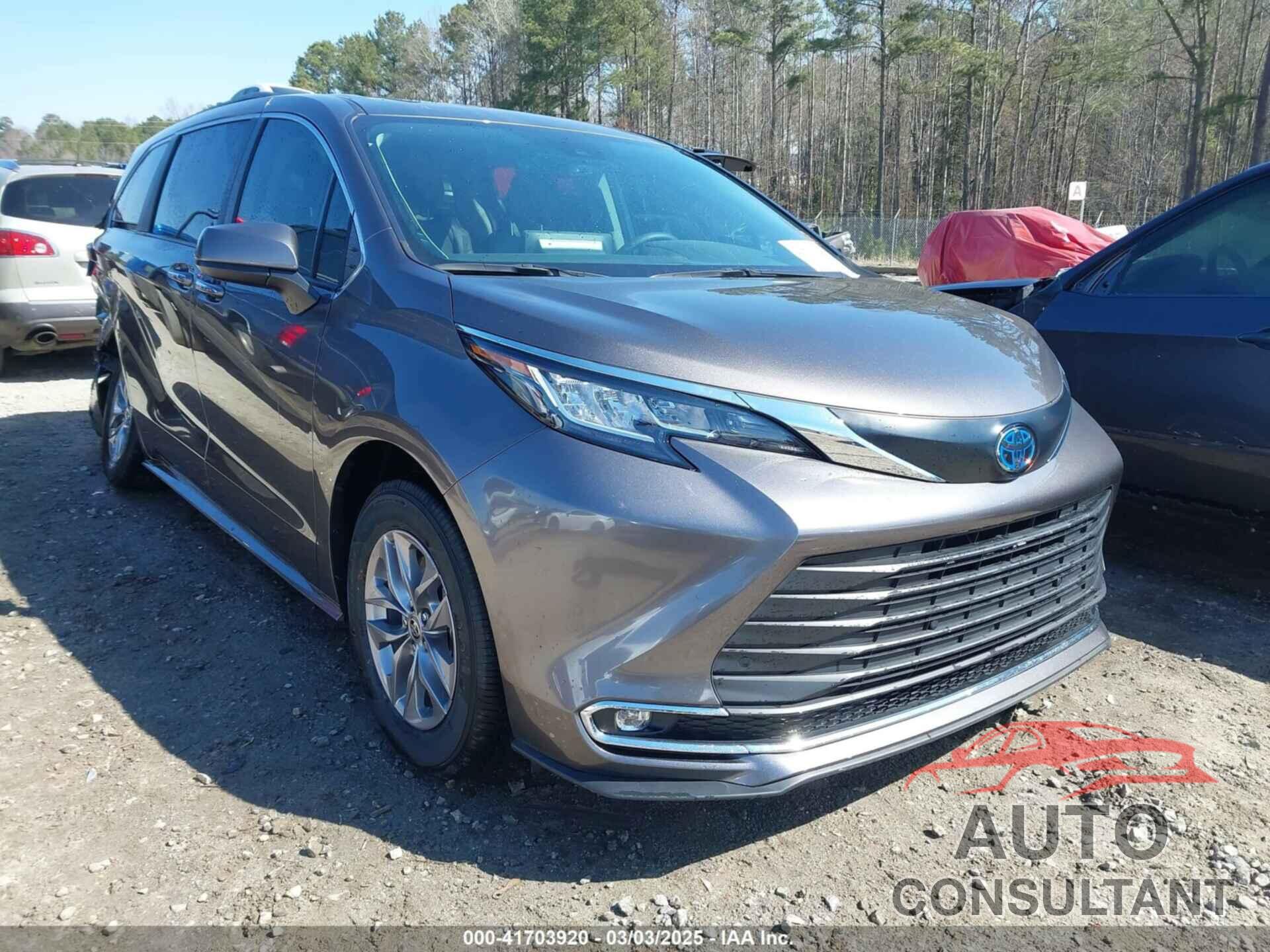 TOYOTA SIENNA 2023 - 5TDJRKEC8PS177038