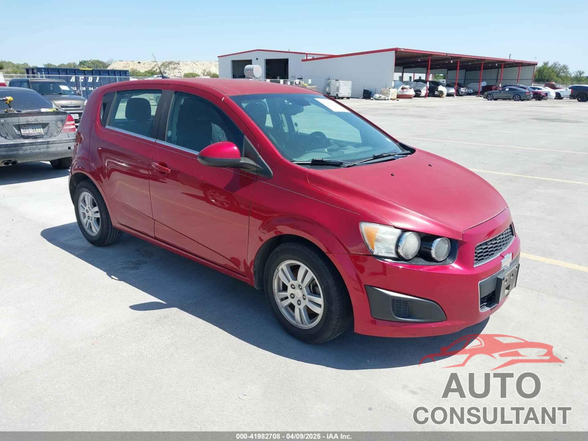 CHEVROLET SONIC 2013 - 1G1JC6SG1D4198054