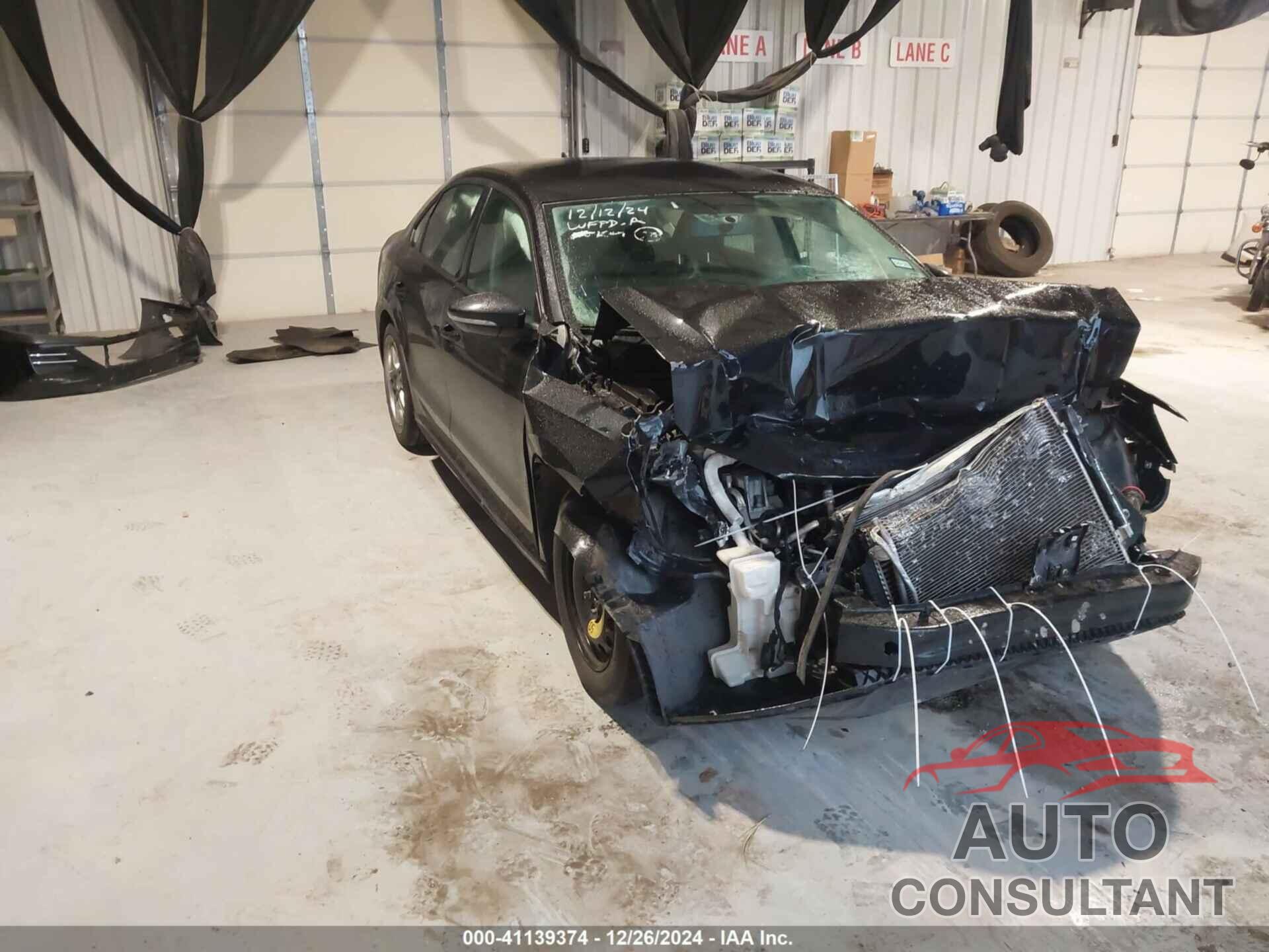 VOLKSWAGEN PASSAT 2018 - 1VWAA7A35JC019420