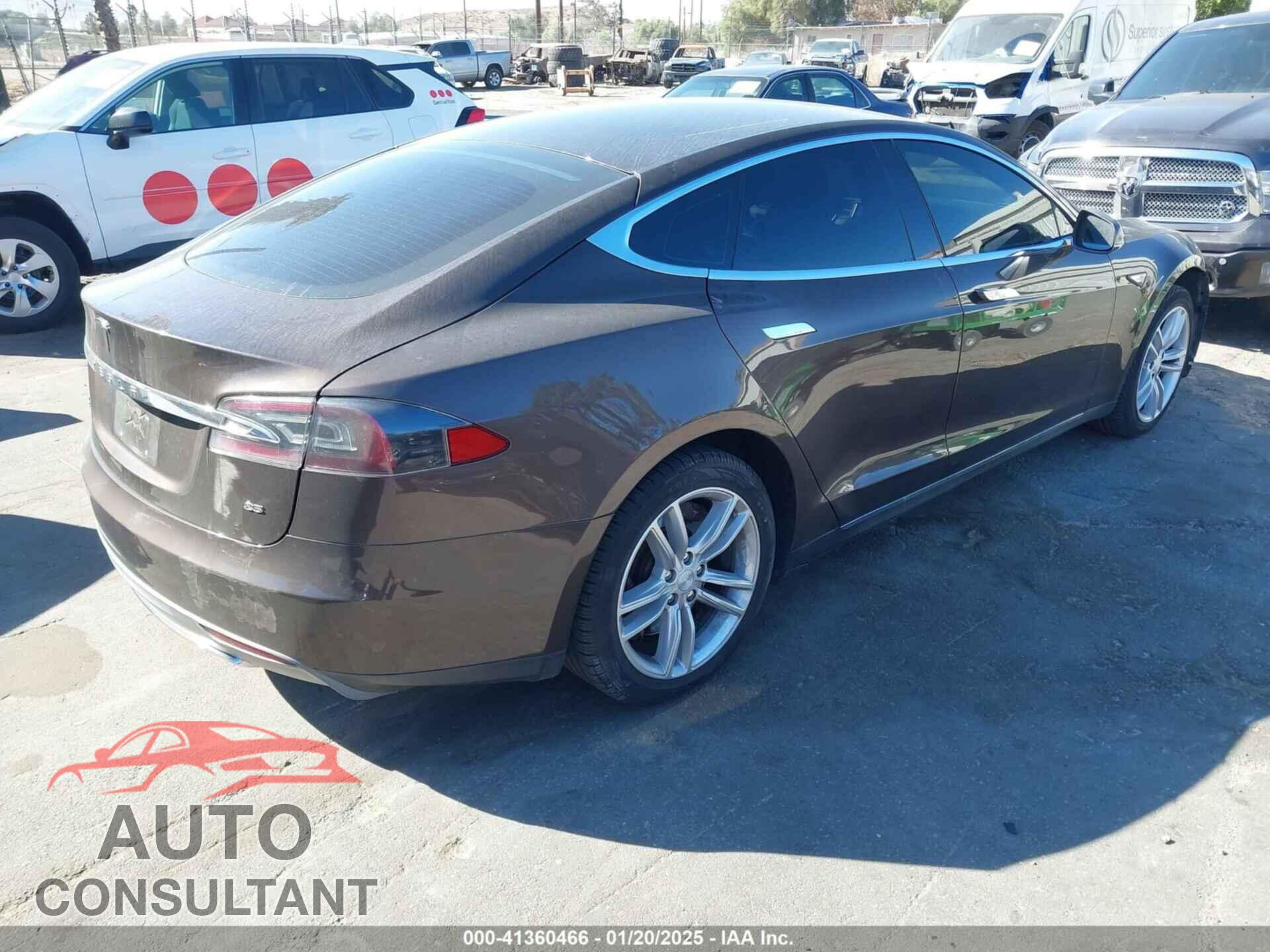 TESLA MODEL S 2013 - 5YJSA1DN4DFP19552