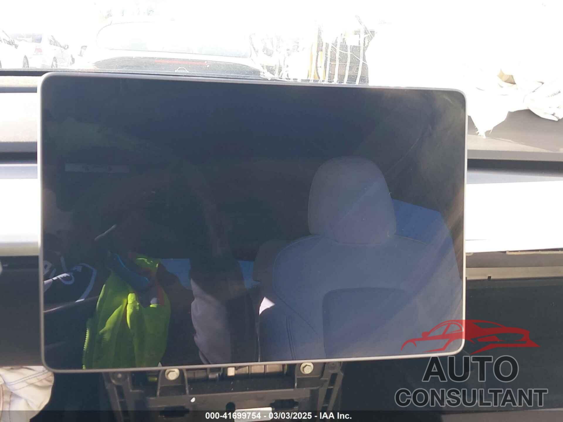 TESLA MODEL Y 2021 - 5YJYGAEE5MF158253