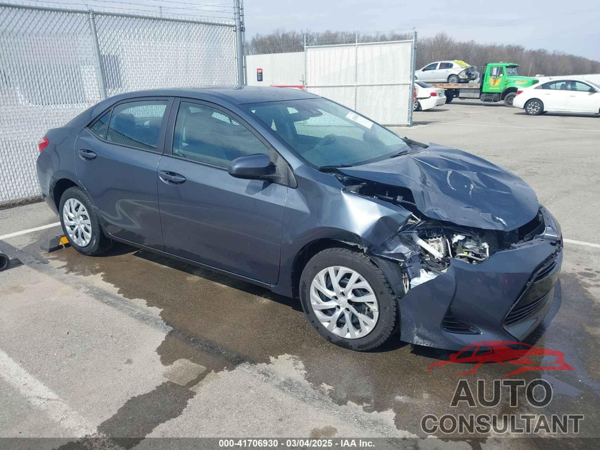 TOYOTA COROLLA 2018 - 5YFBURHE0JP756405