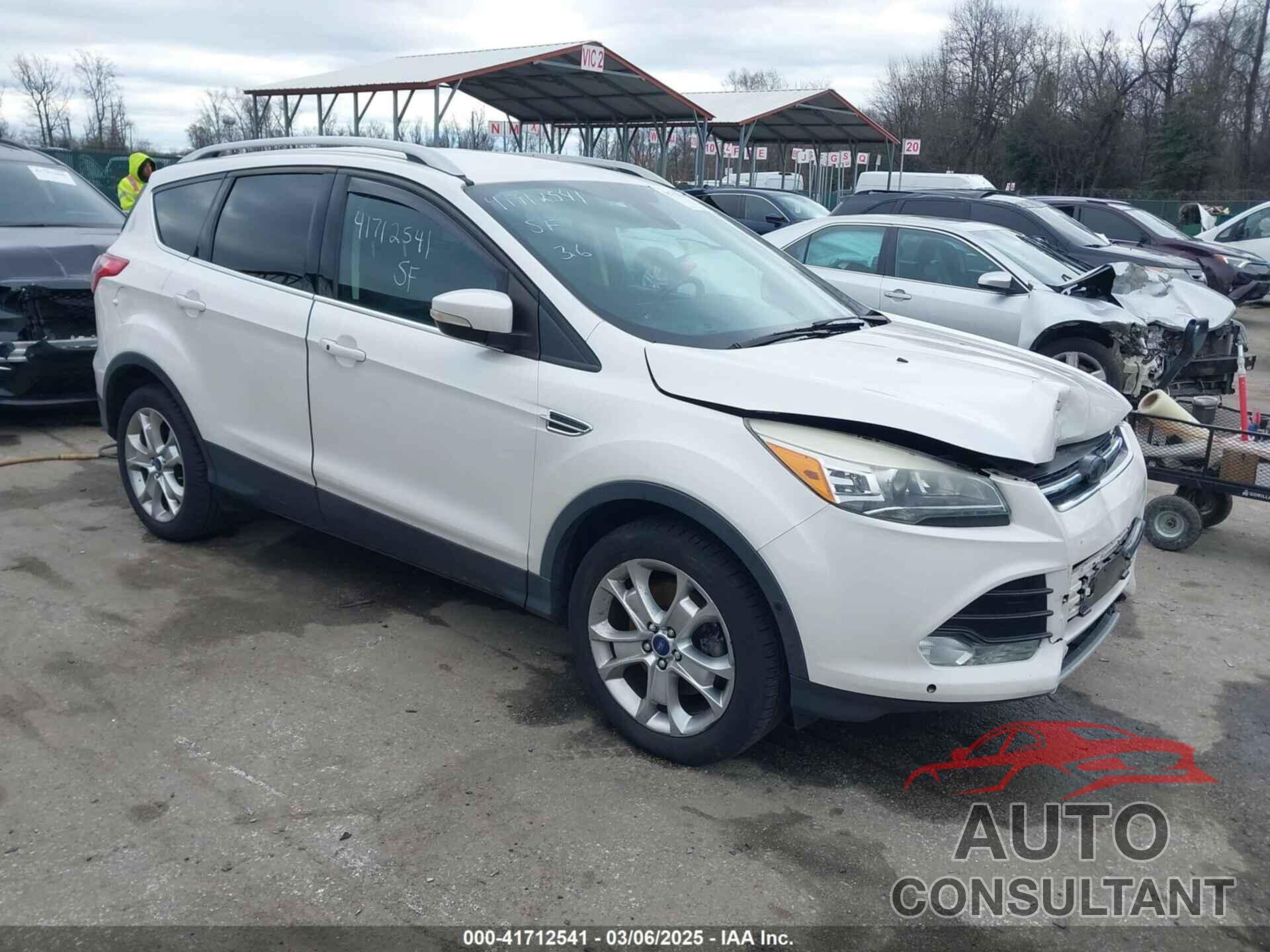 FORD ESCAPE 2015 - 1FMCU9J91FUA48736