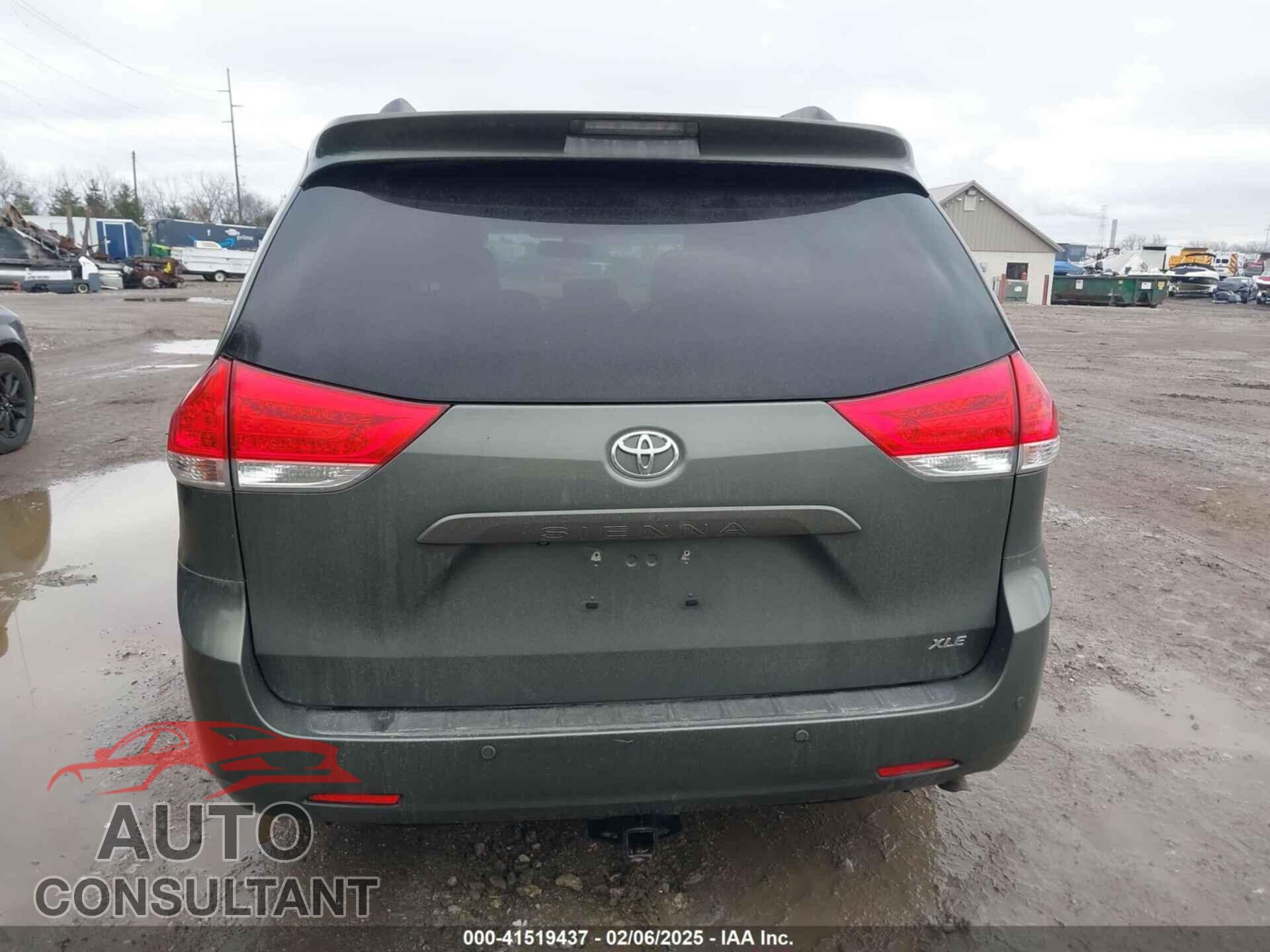 TOYOTA SIENNA 2013 - 5TDYK3DC8DS375852