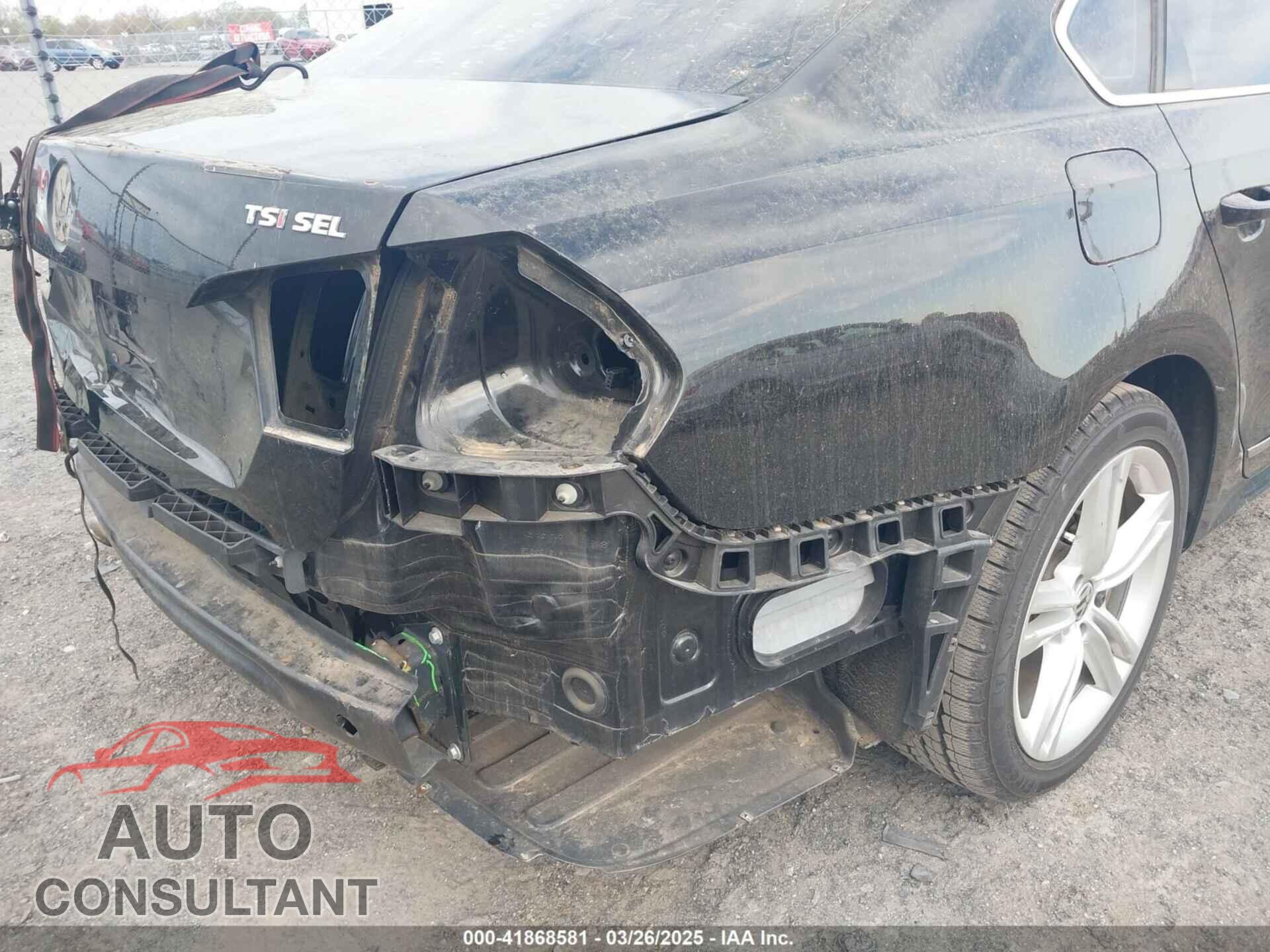 VOLKSWAGEN PASSAT 2015 - 1VWCT7A34FC122483