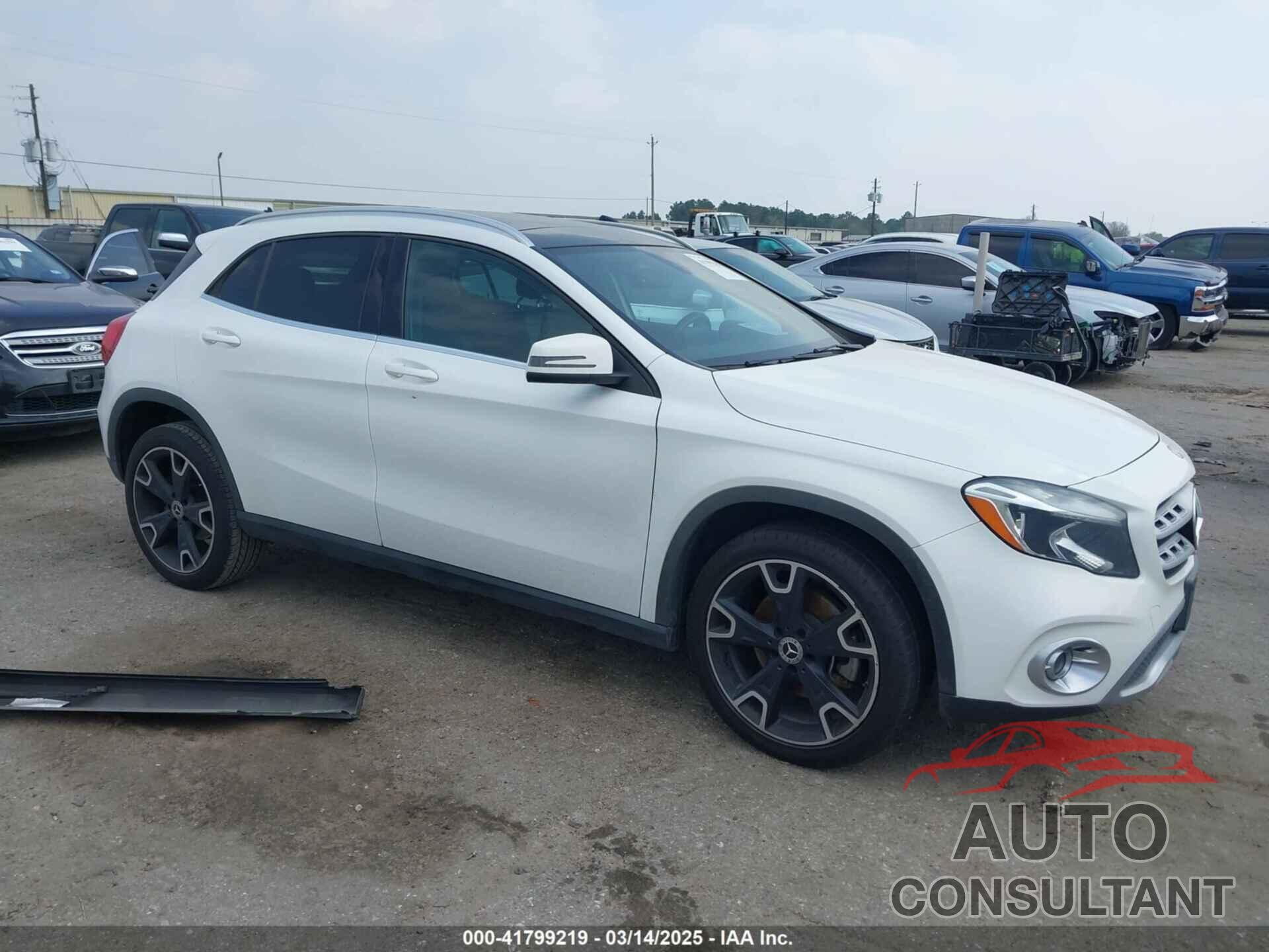 MERCEDES-BENZ GLA 250 2018 - WDCTG4EBXJJ491239