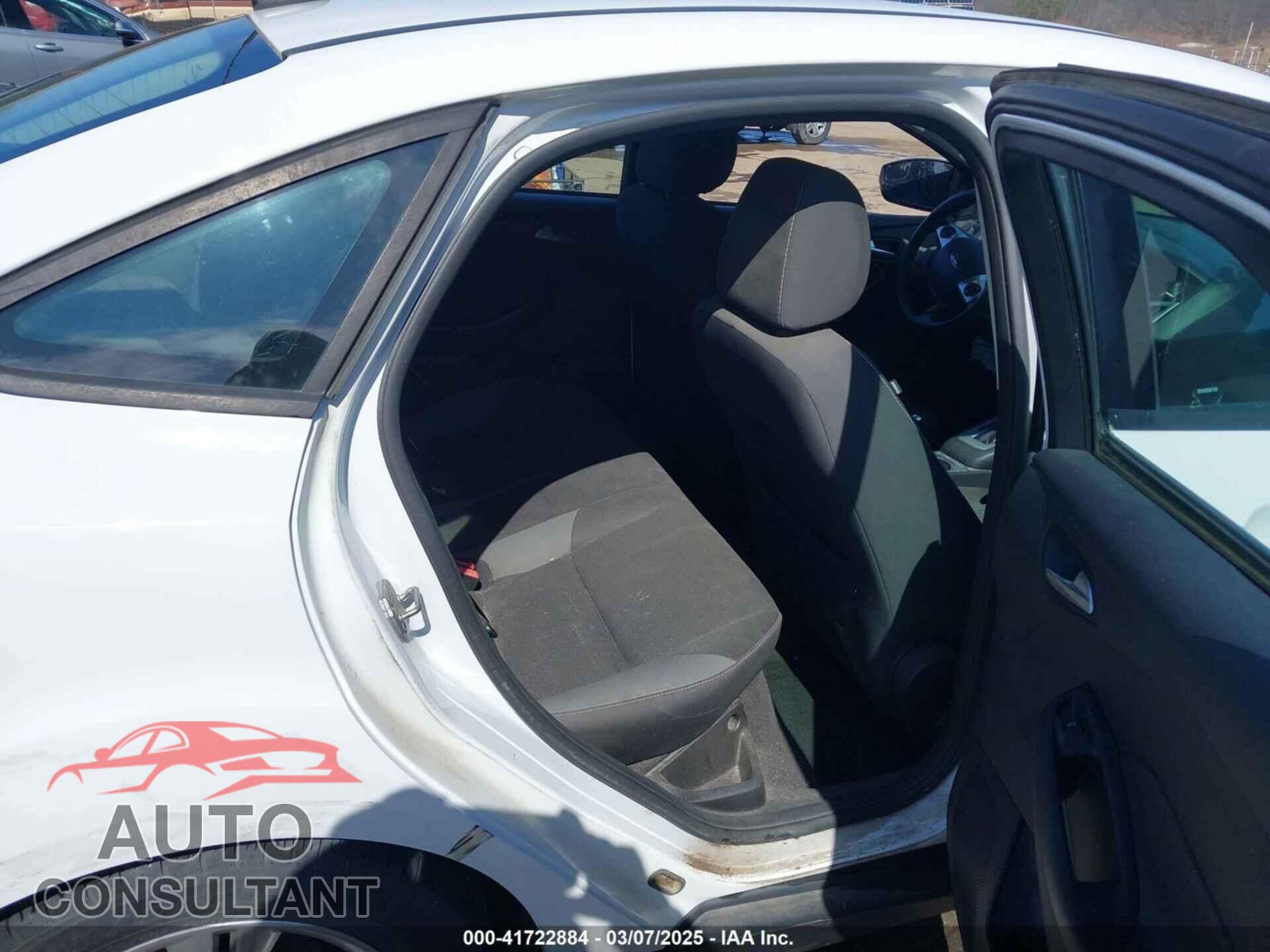 FORD FOCUS 2014 - 1FADP3F28EL338510