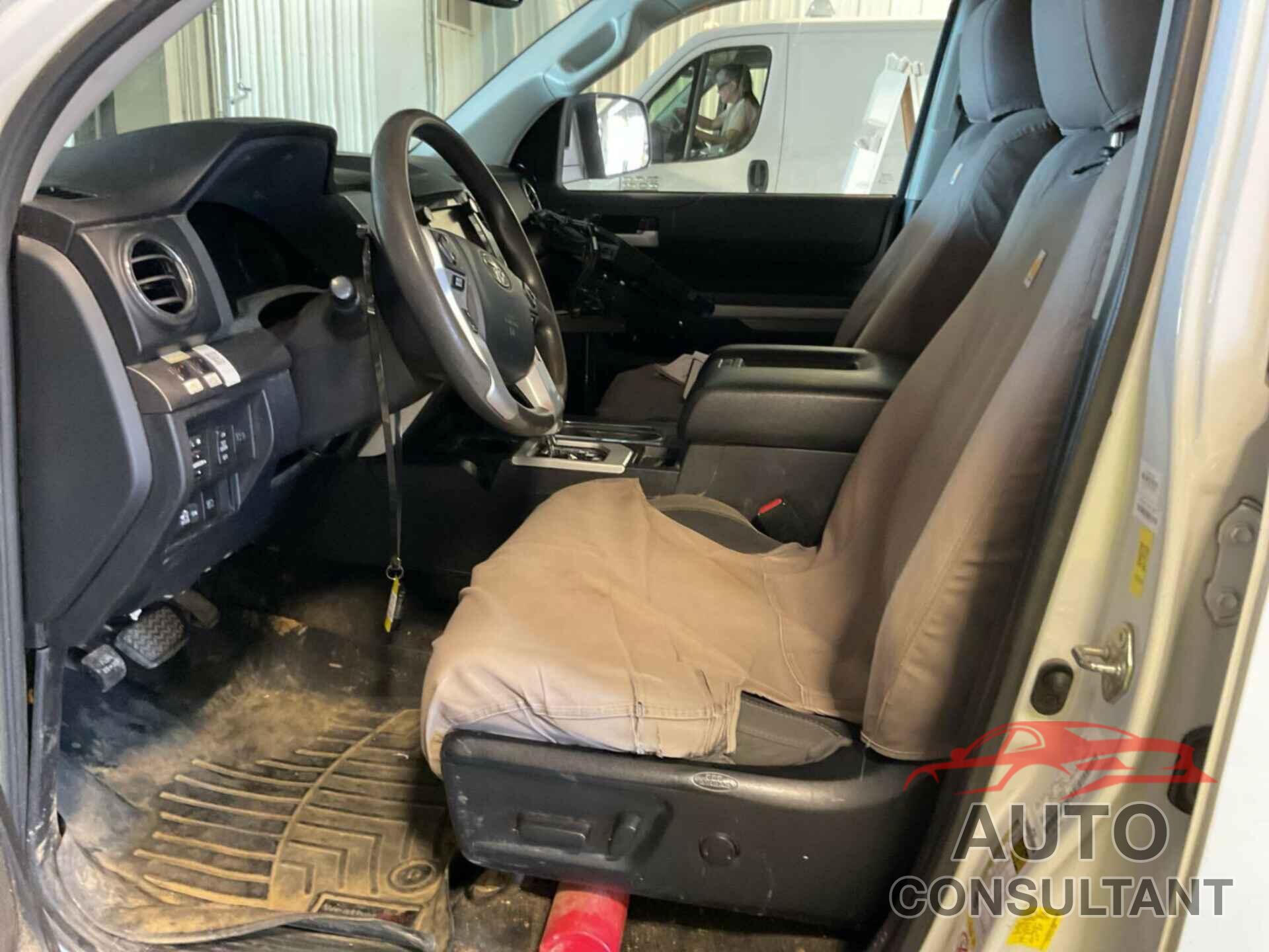 TOYOTA TUNDRA 2020 - 5TFUY5F11LX874991