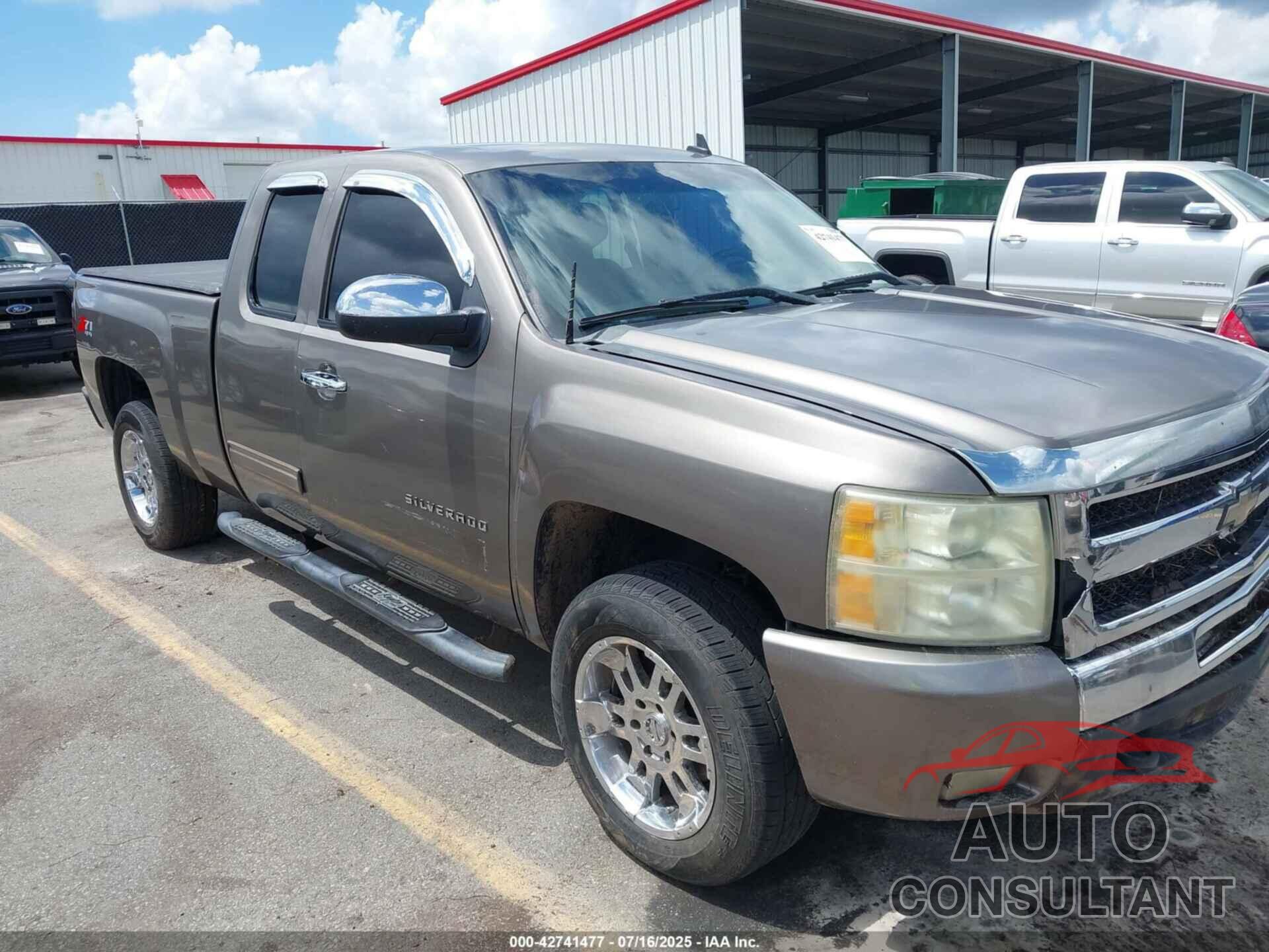 CHEVROLET SILVERADO 1500 2011 - 1GCRKSE38BZ318110