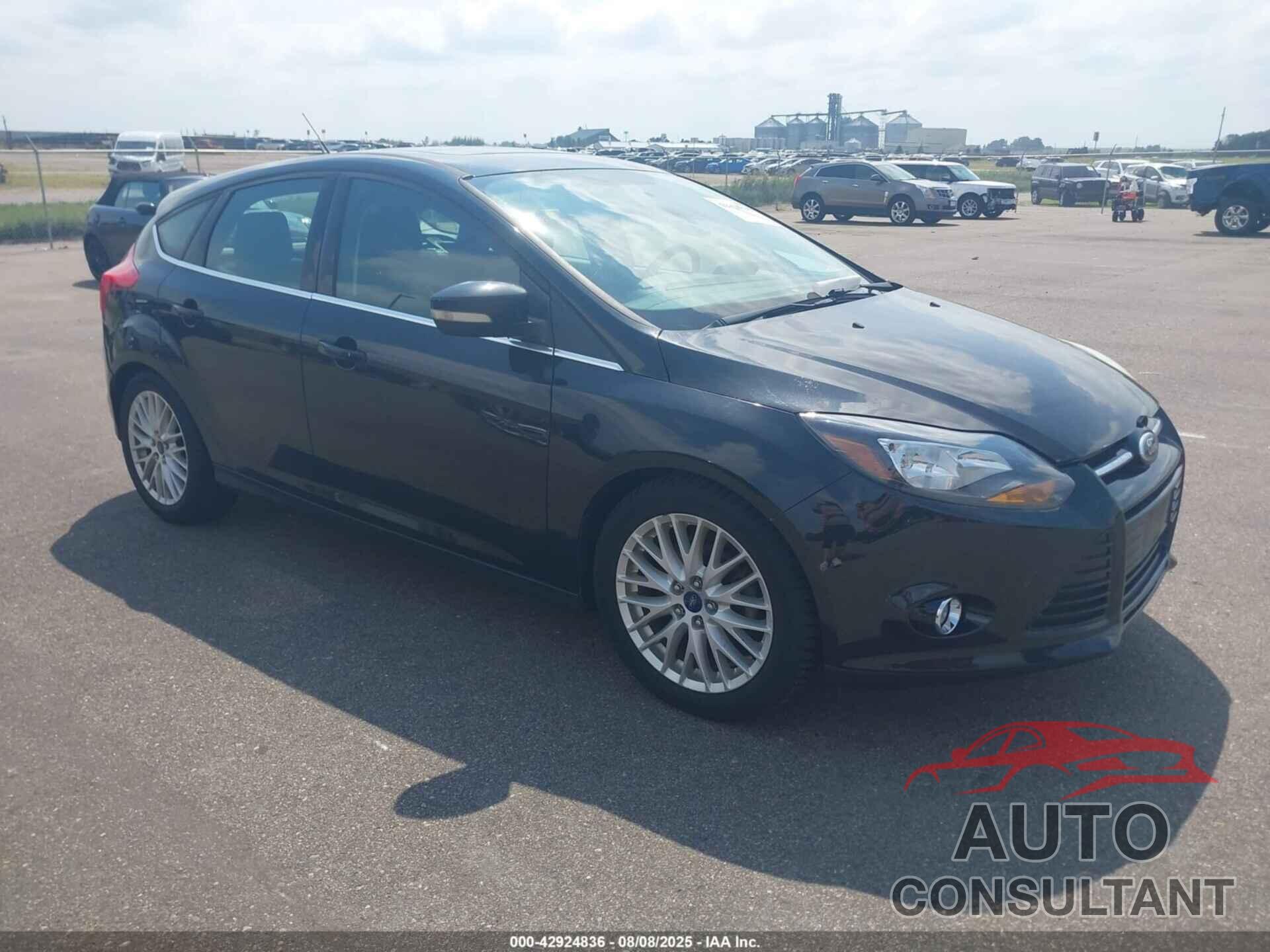 FORD FOCUS 2014 - 1FADP3N24EL271017