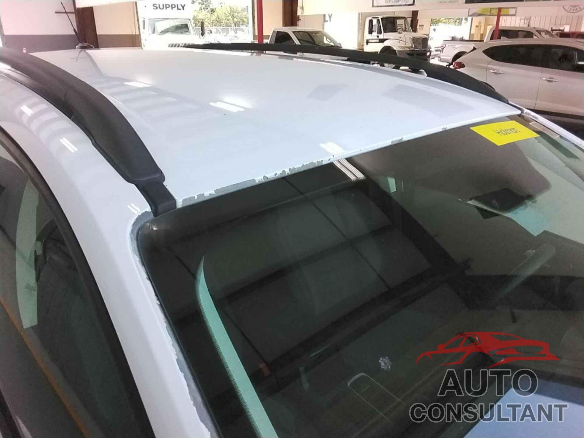 FORD ESCAPE 2018 - 1FMCU0GD9JUA76123