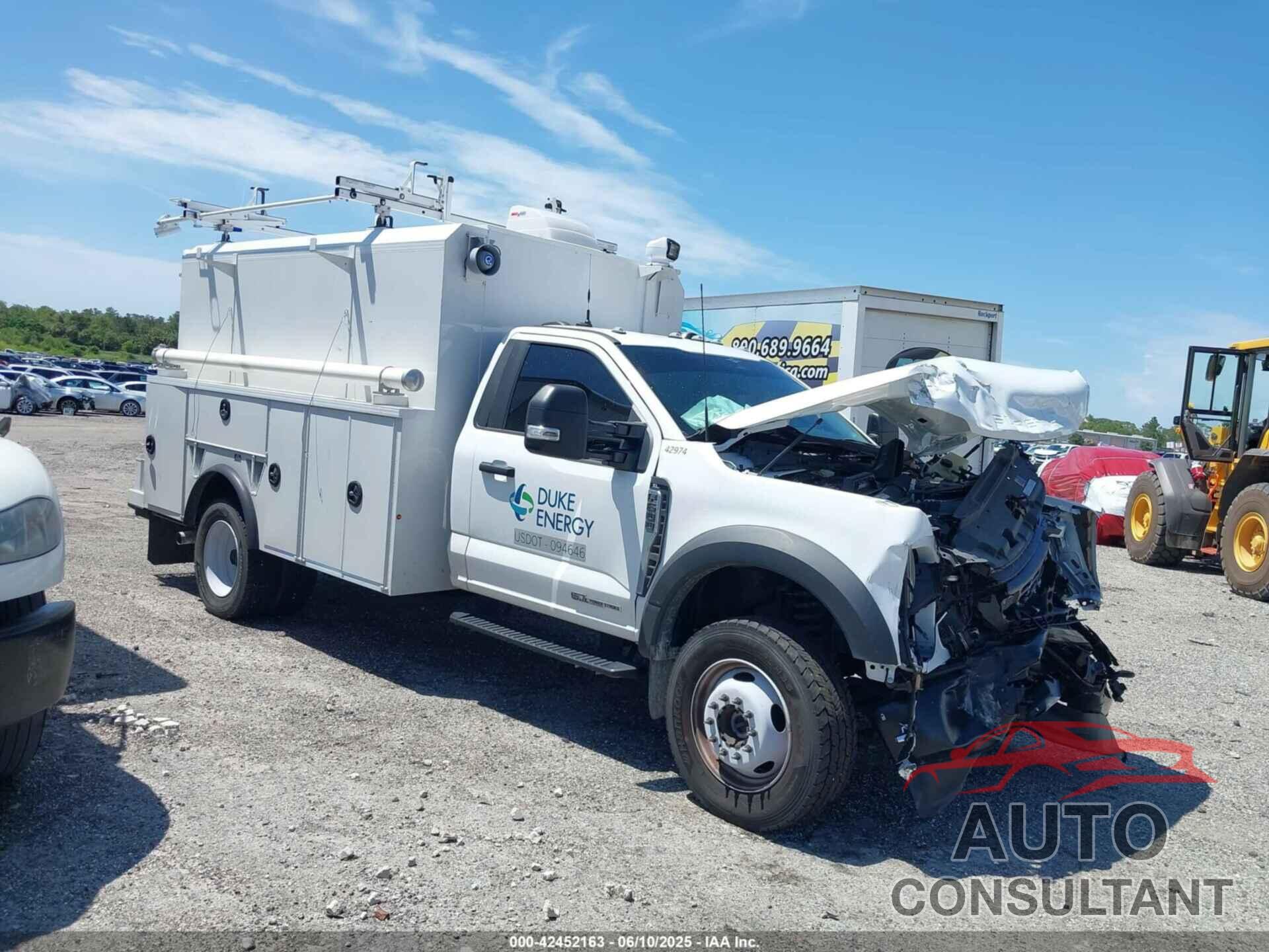 FORD F-600 CHASSIS 2023 - 1FDFF6LT3PDA00171