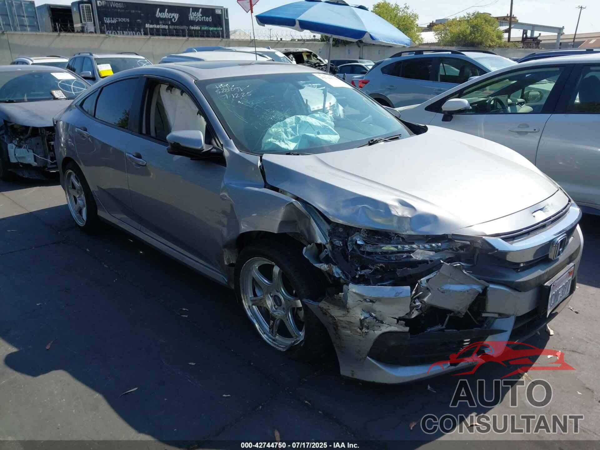 HONDA CIVIC 2018 - 2HGFC2F75JH509467
