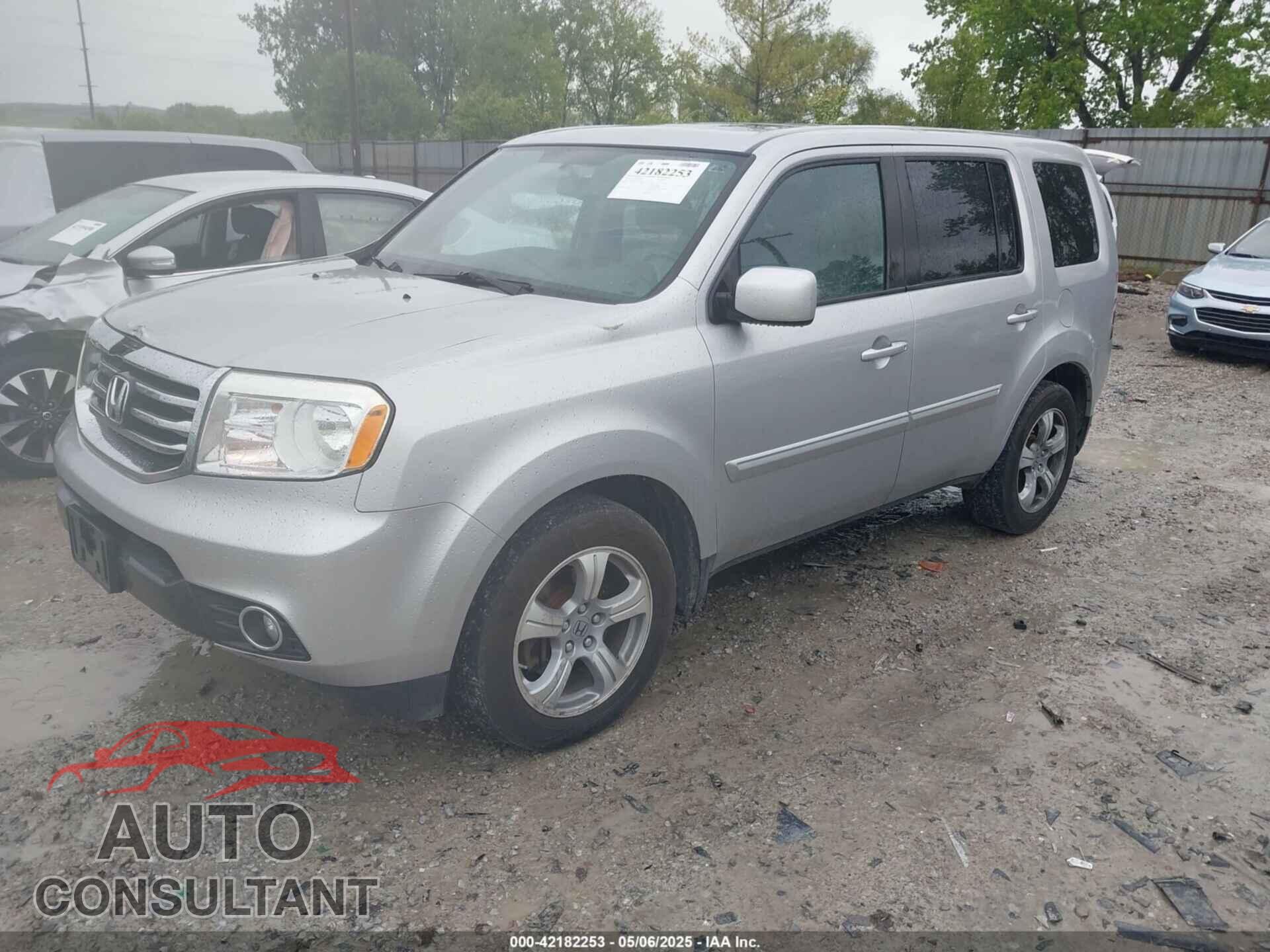 HONDA PILOT 2015 - 5FNYF4H52FB019457
