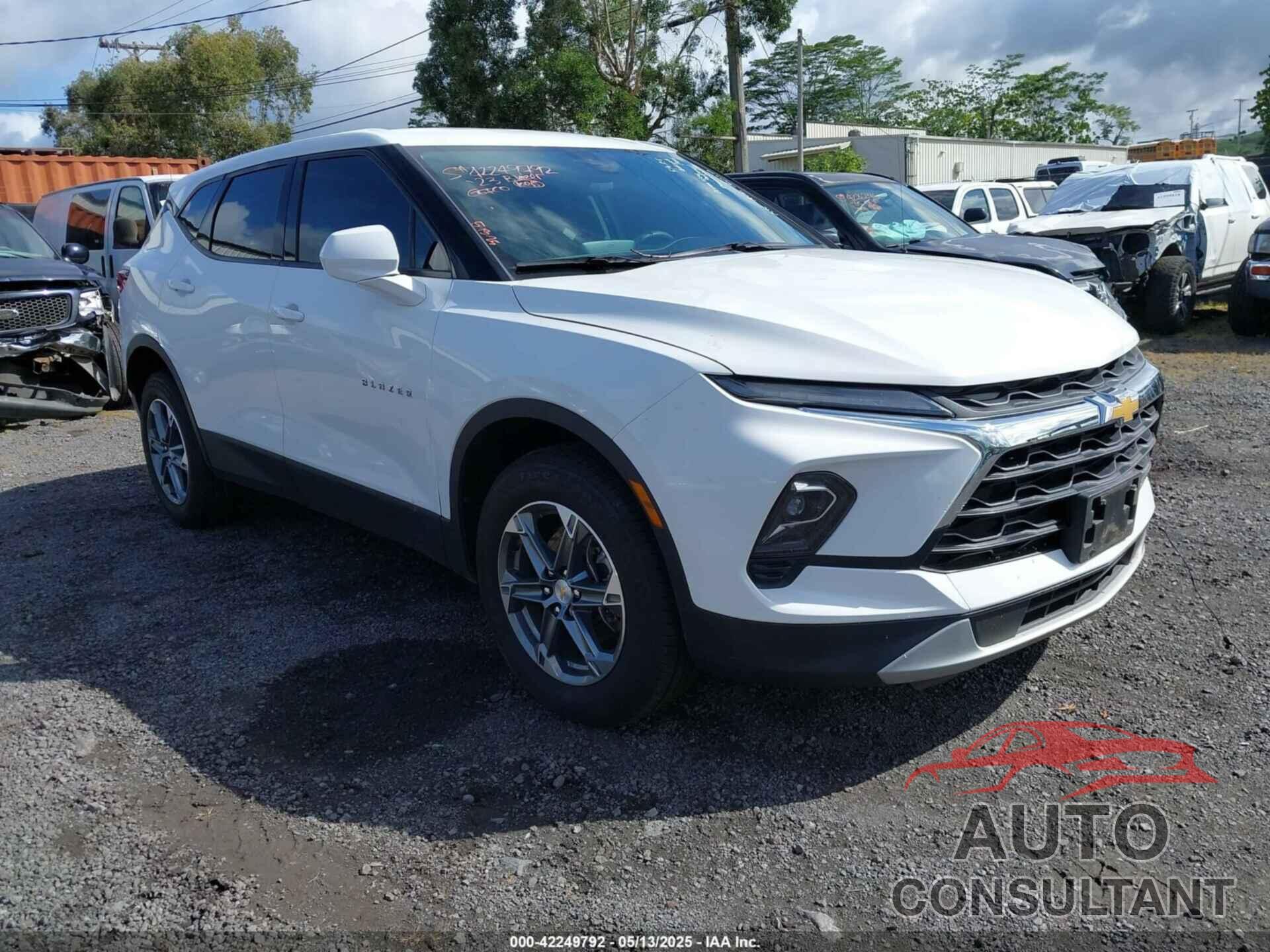 CHEVROLET BLAZER 2023 - 3GNKBHR46PS213116