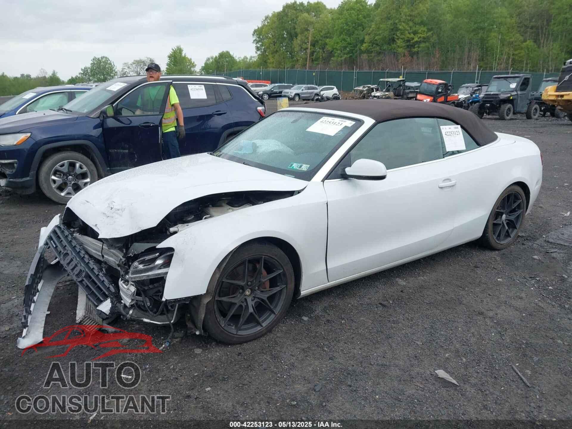 AUDI A5 2012 - WAULFAFH3CN003008