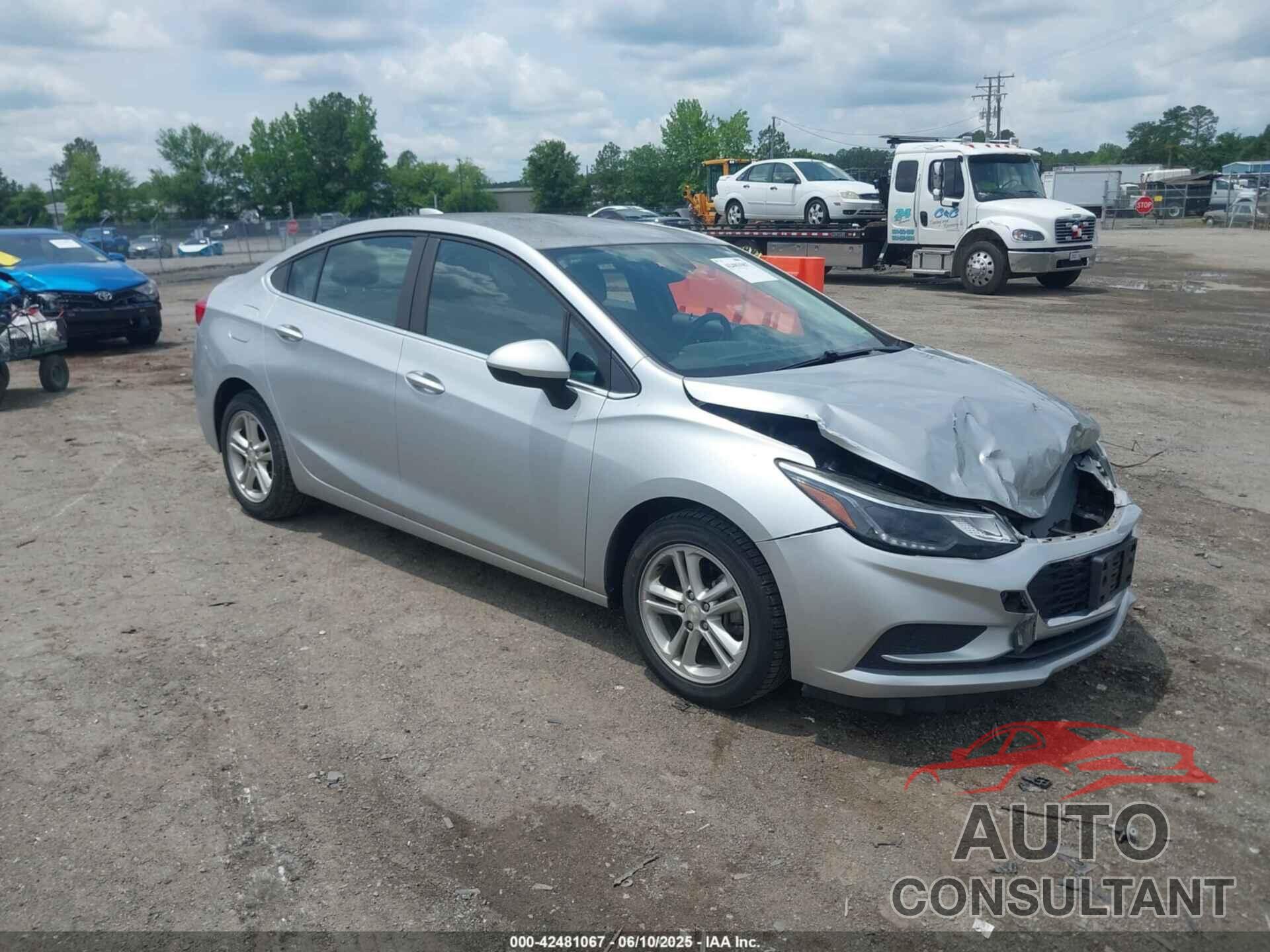 CHEVROLET CRUZE 2018 - 1G1BE5SM8J7115843