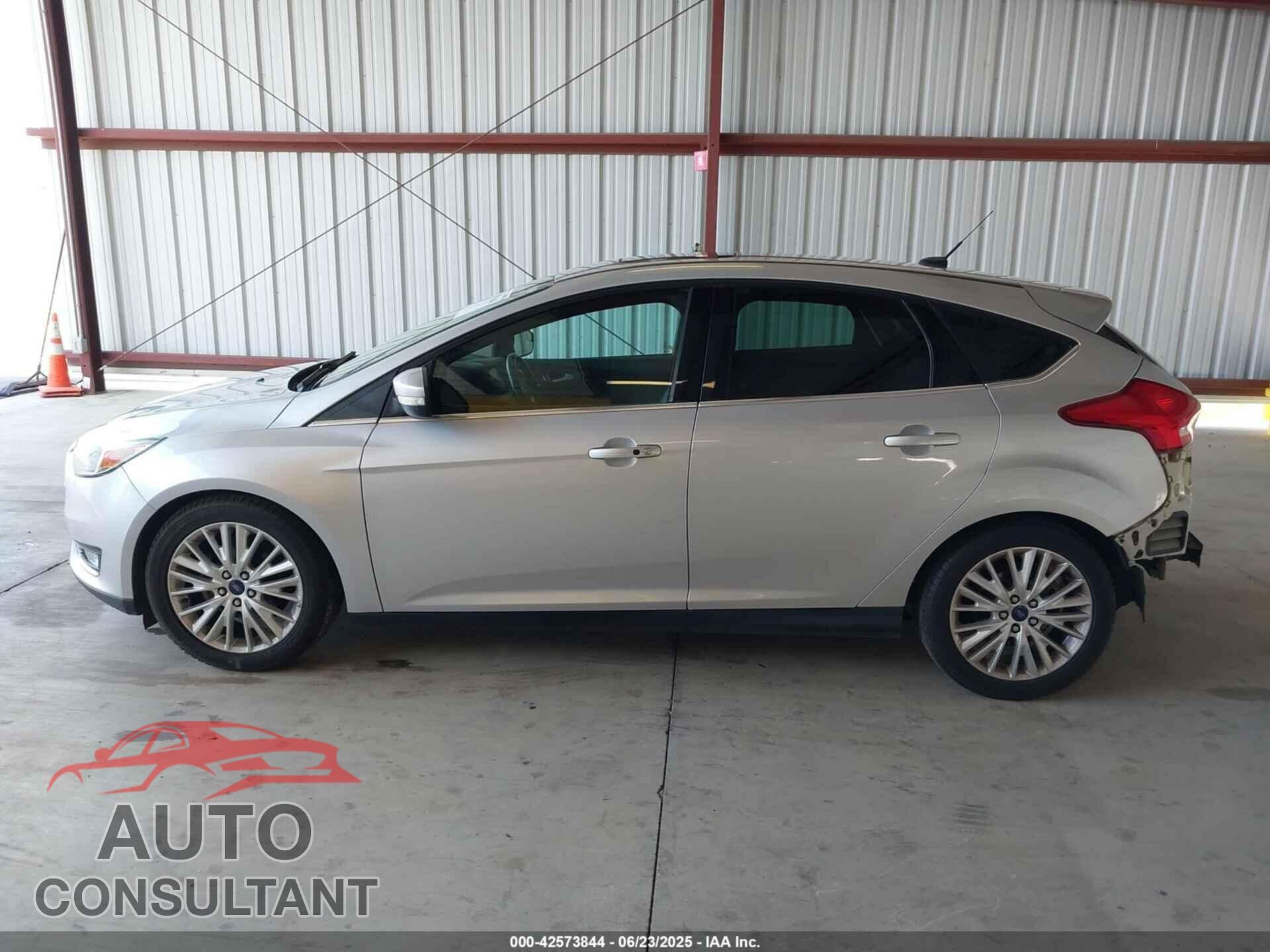 FORD FOCUS 2017 - 1FADP3N2XHL288103