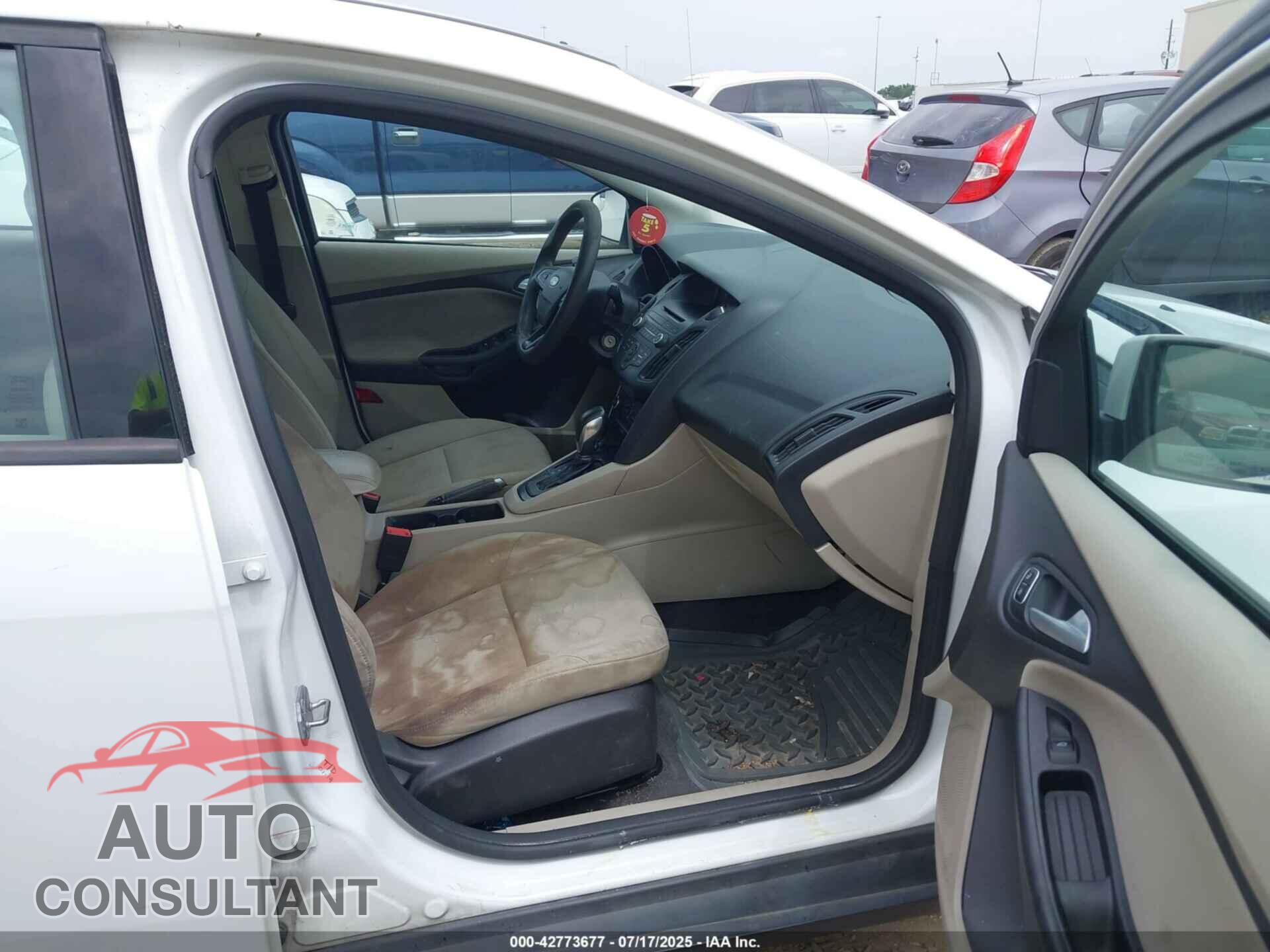 FORD FOCUS 2017 - 1FADP3F26HL223697