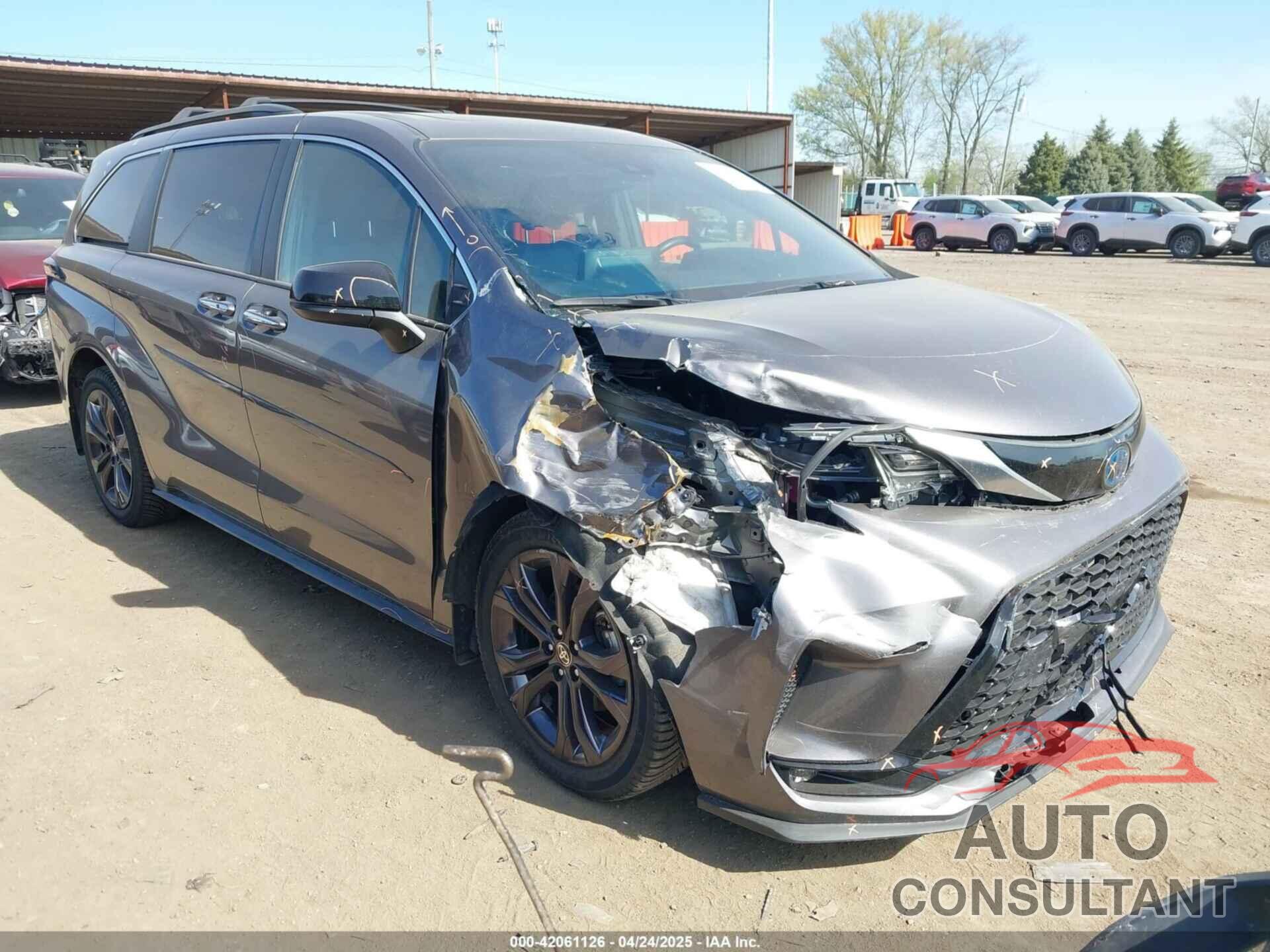 TOYOTA SIENNA 2022 - 5TDXRKEC2NS108482
