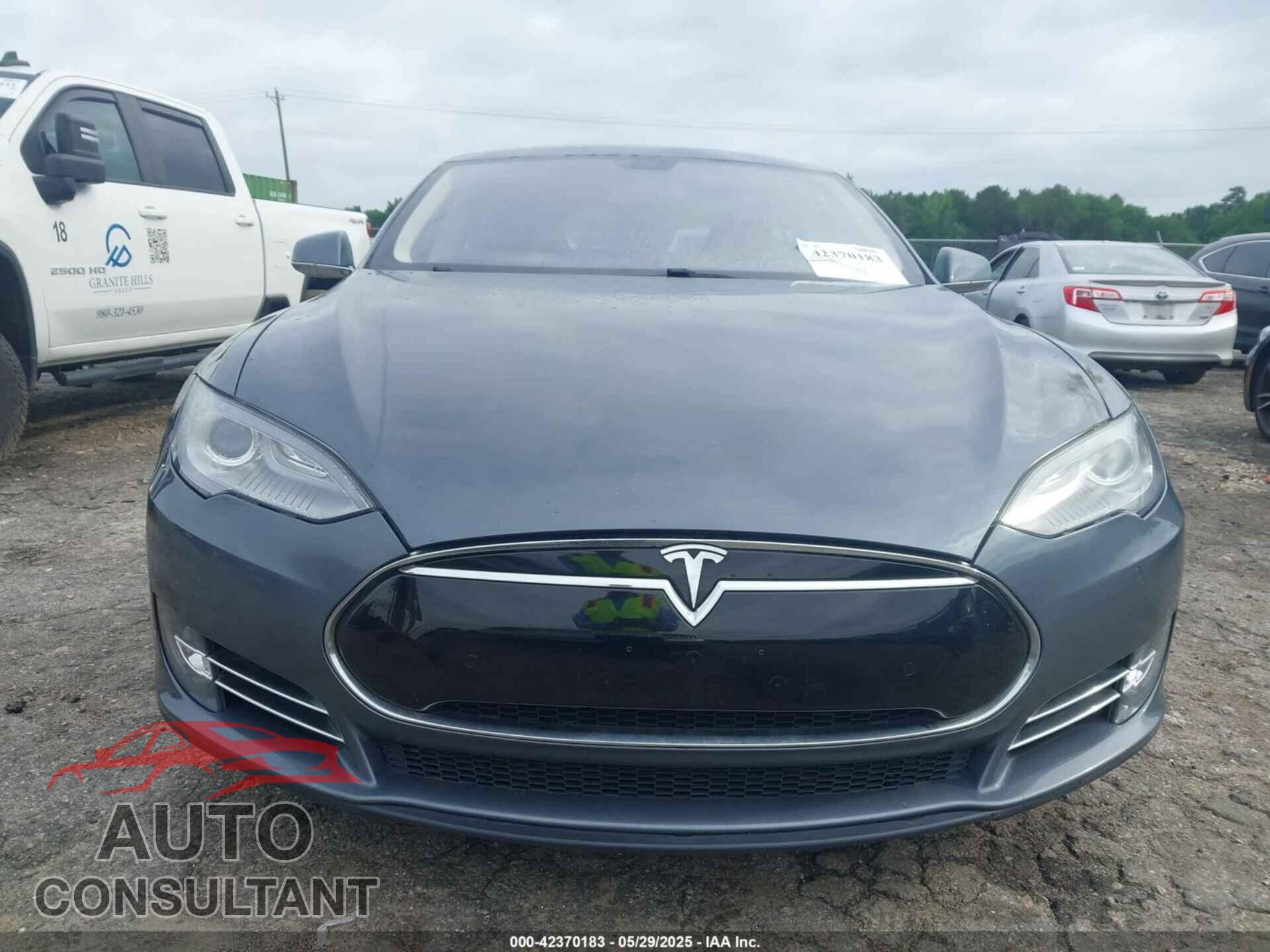 TESLA MODEL S 2013 - 5YJSA1CN4DFP26552
