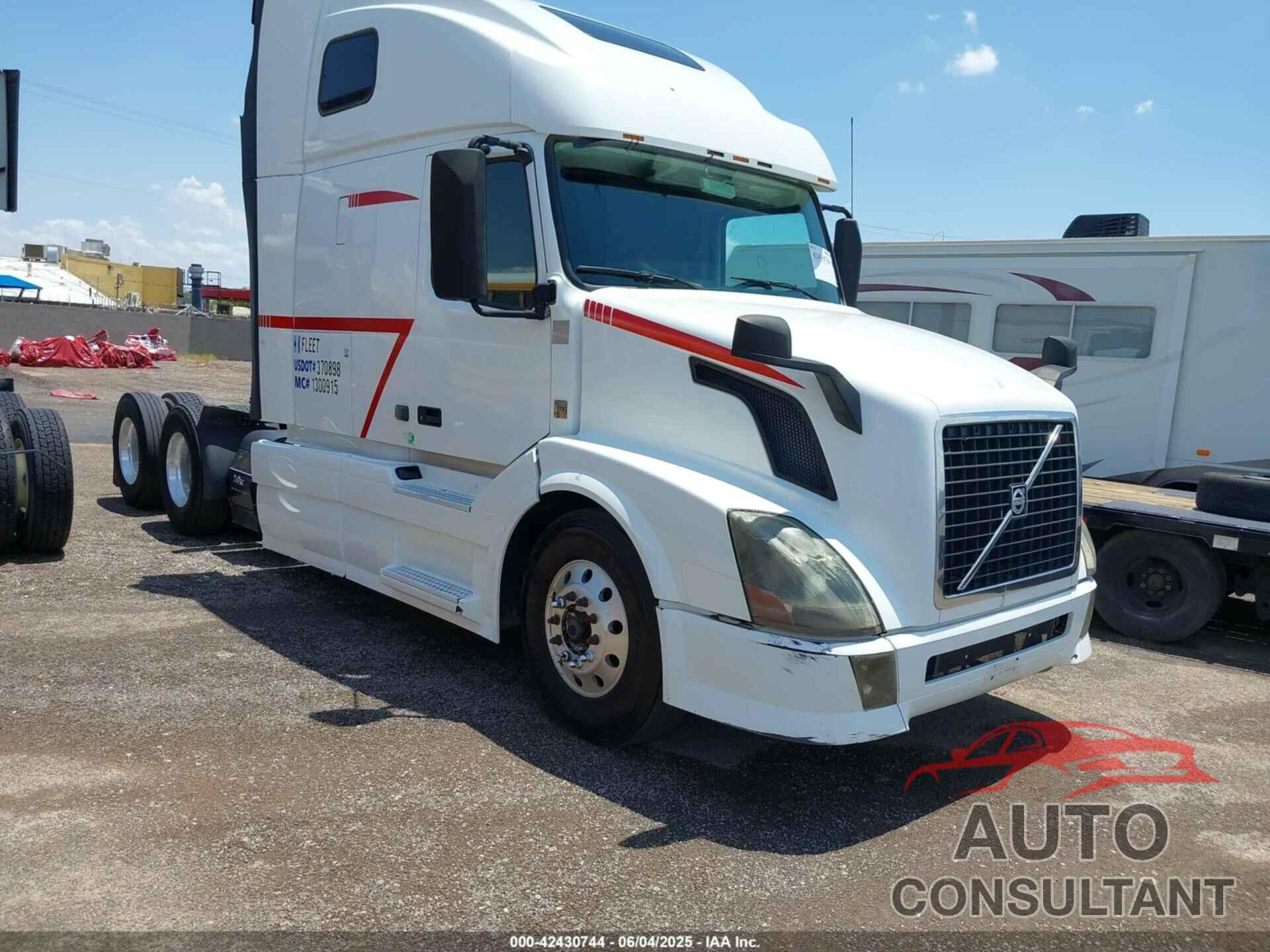 VOLVO VN 2014 - 4V4NC9EJ5EN179265