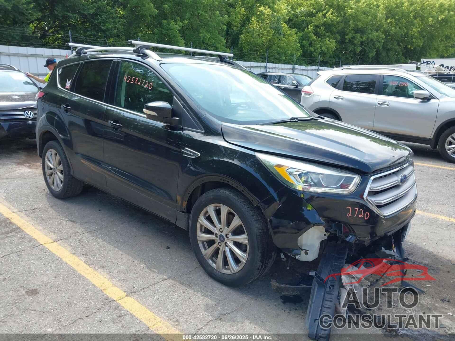 FORD ESCAPE 2017 - 1FMCU9JD7HUD51883