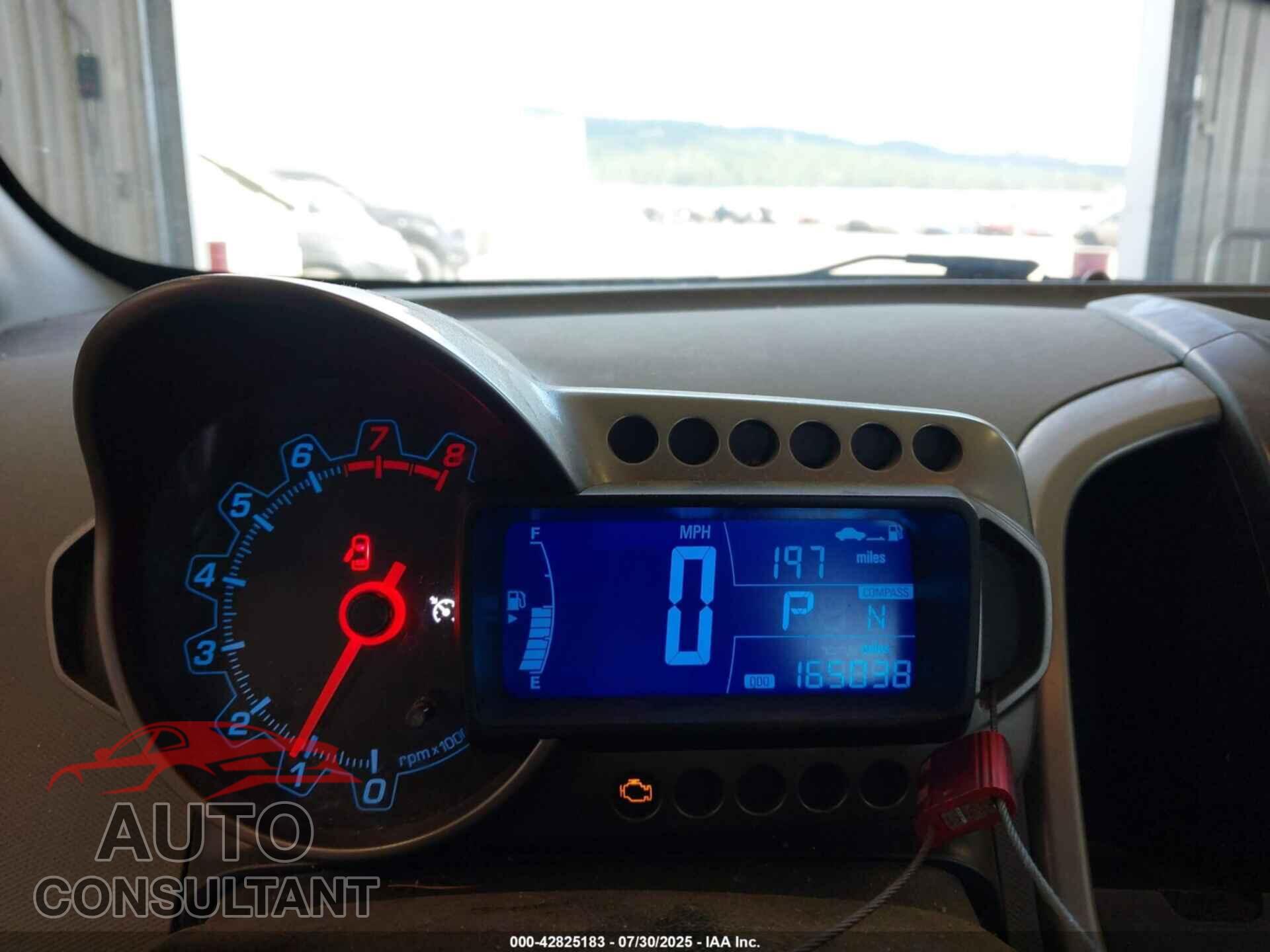 CHEVROLET SONIC 2014 - 1G1JC5SH0E4173473