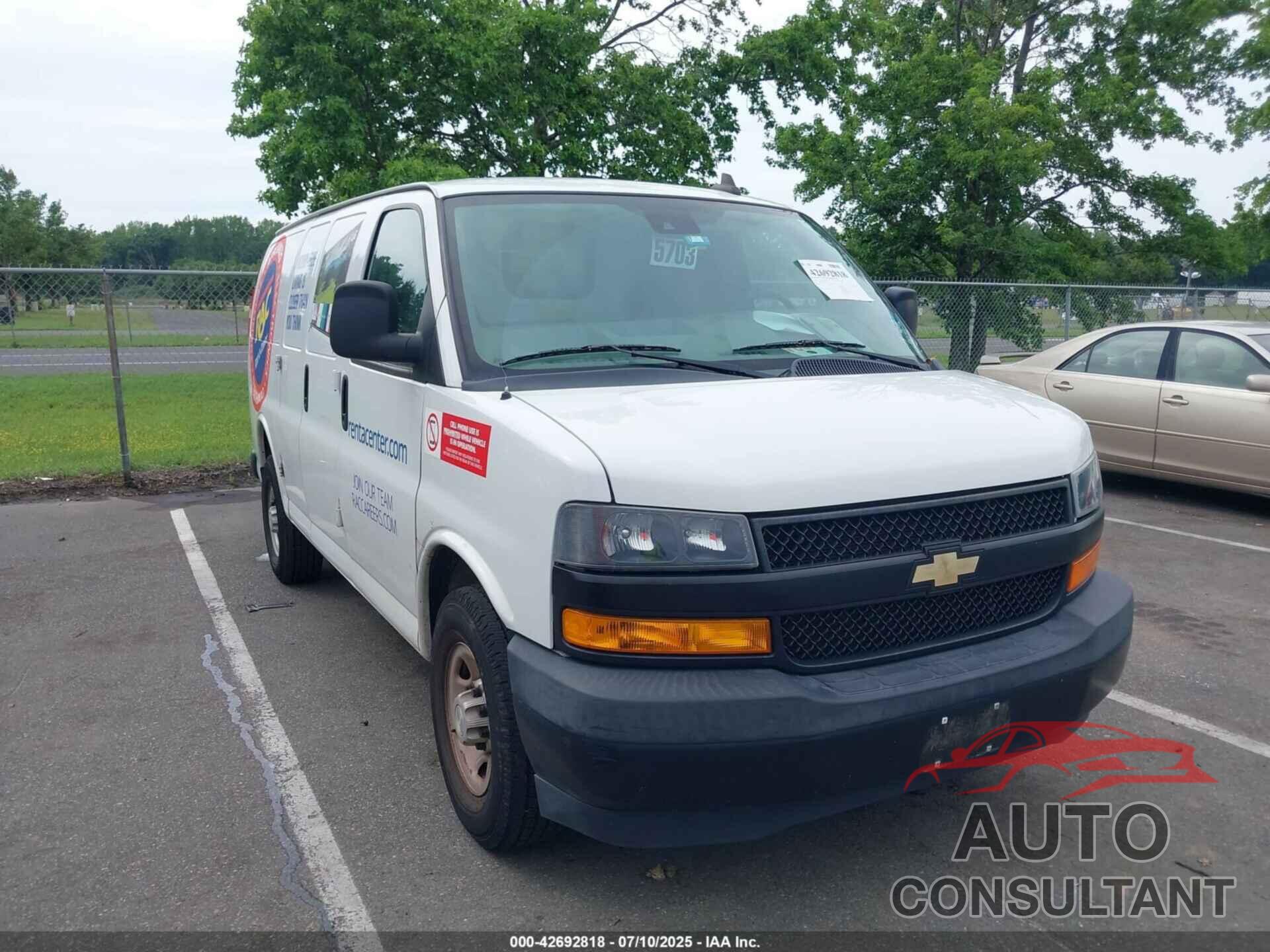 CHEVROLET EXPRESS 2500 2019 - 1GCWGAFP8K1370495