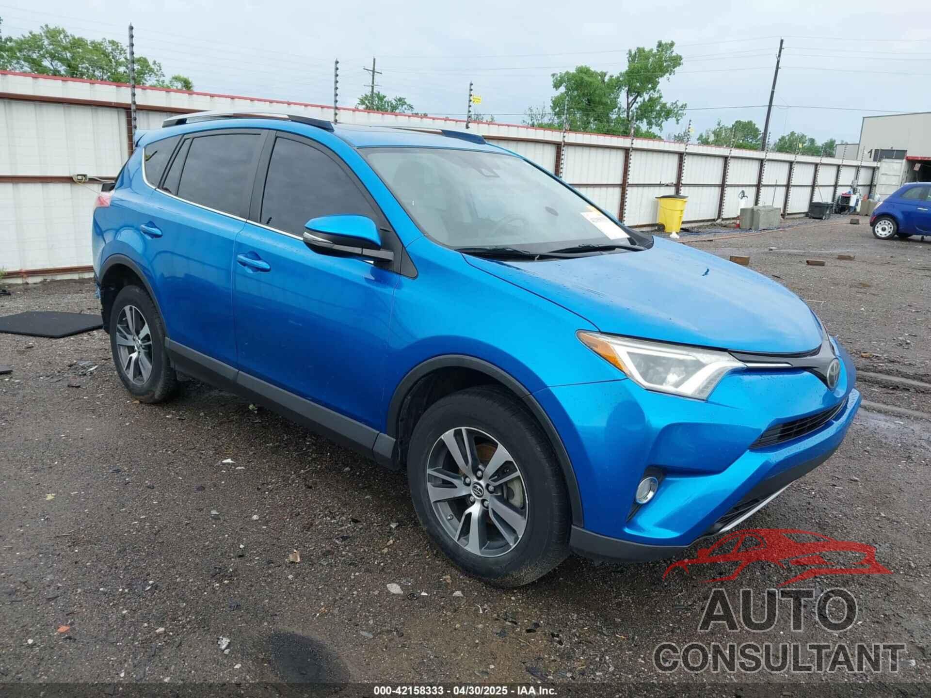 TOYOTA RAV4 2017 - JTMWFREV8HJ125187