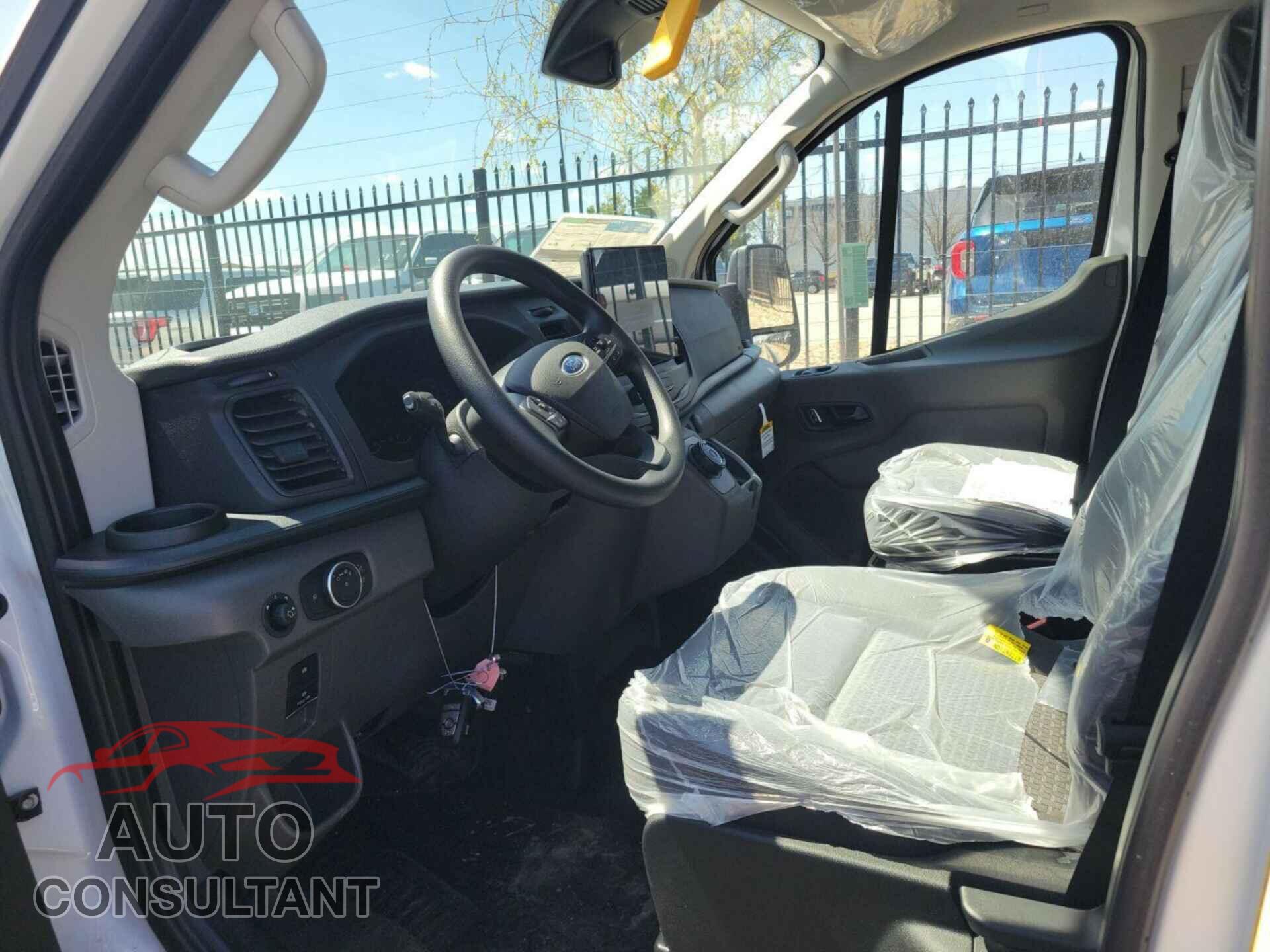 FORD TRANSIT 2025 - 1FTBW1YM2SKA13019