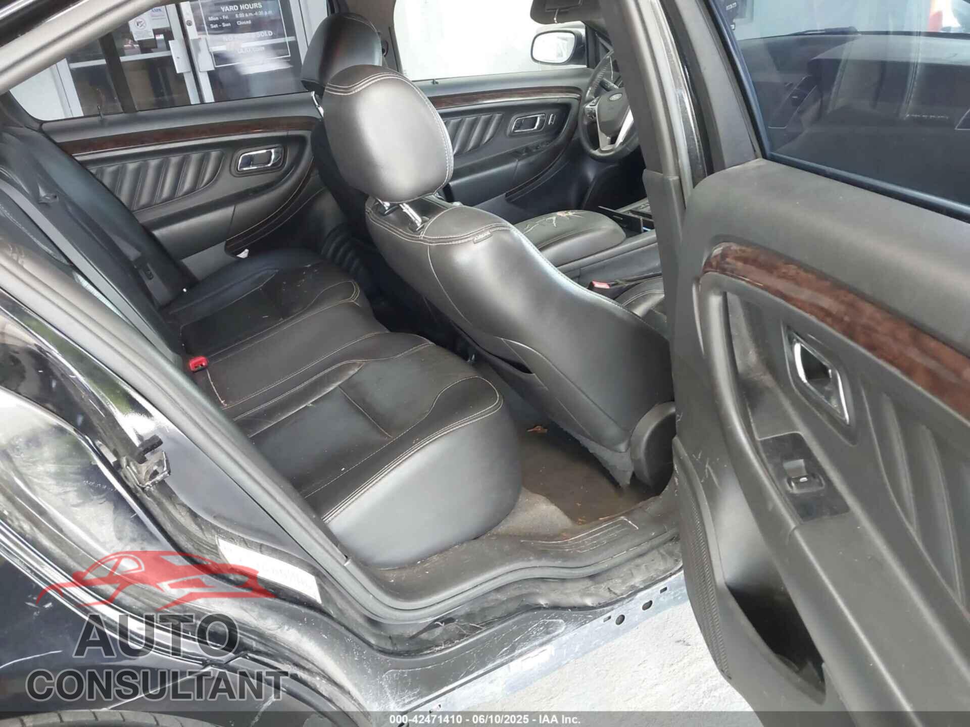 FORD TAURUS 2017 - 1FAHP2F81HG102598