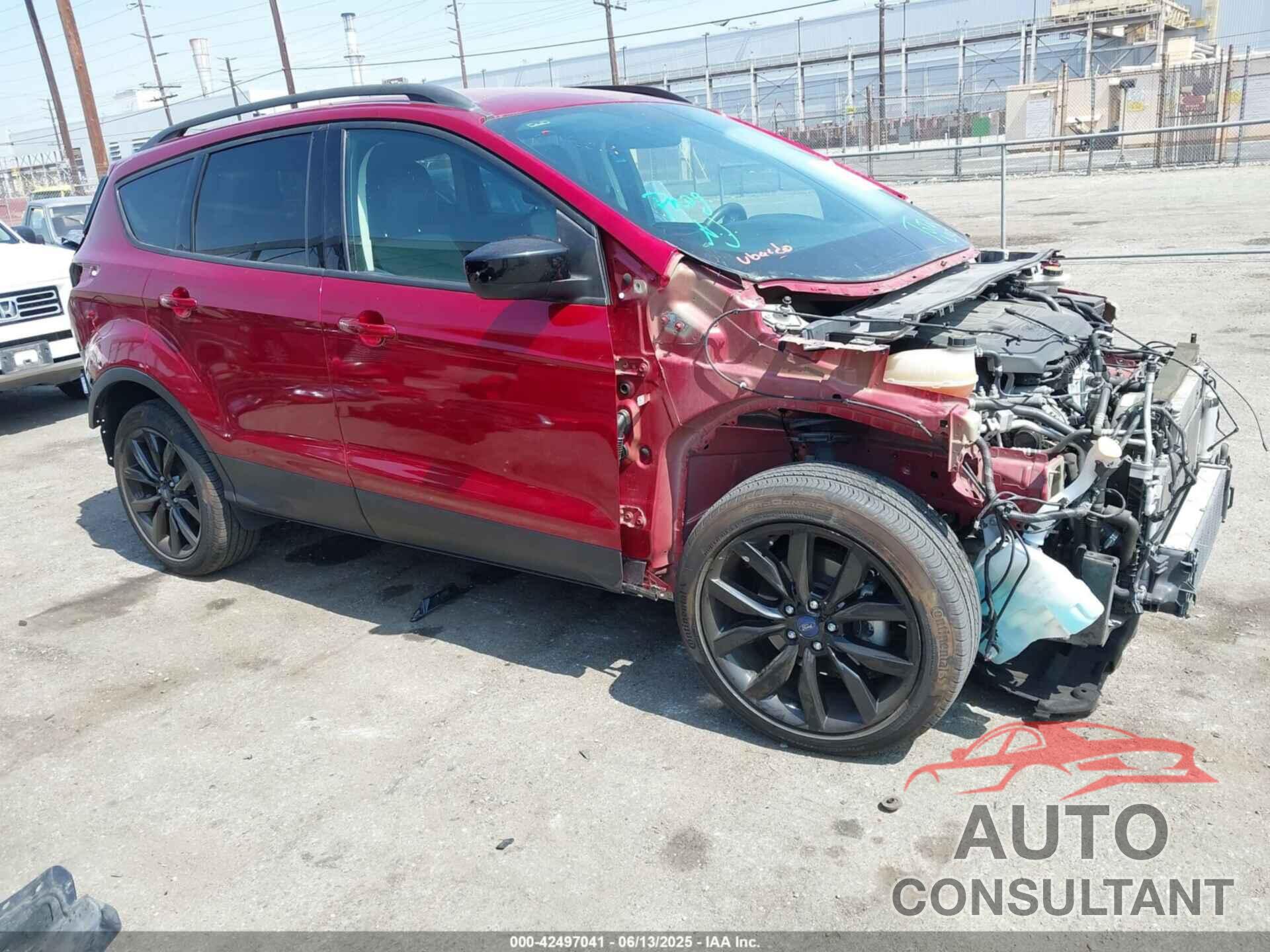 FORD ESCAPE 2017 - 1FMCU0GD2HUC95953