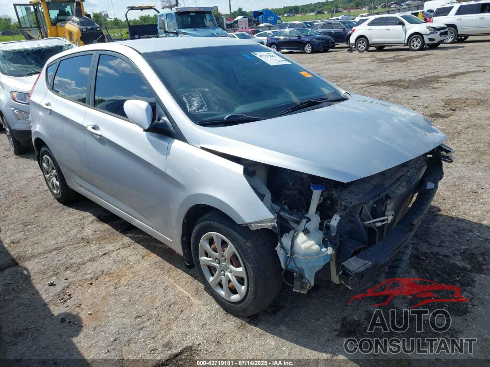 HYUNDAI ACCENT 2012 - KMHCT5AEXCU048058