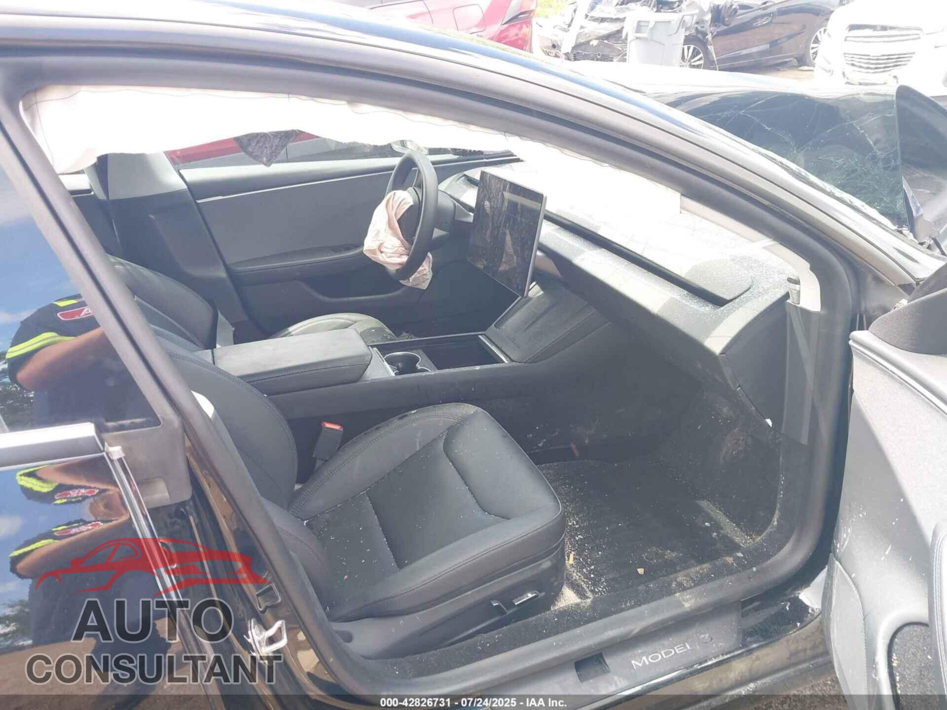 TESLA MODEL 3 2024 - 5YJ3E1EA5RF728322