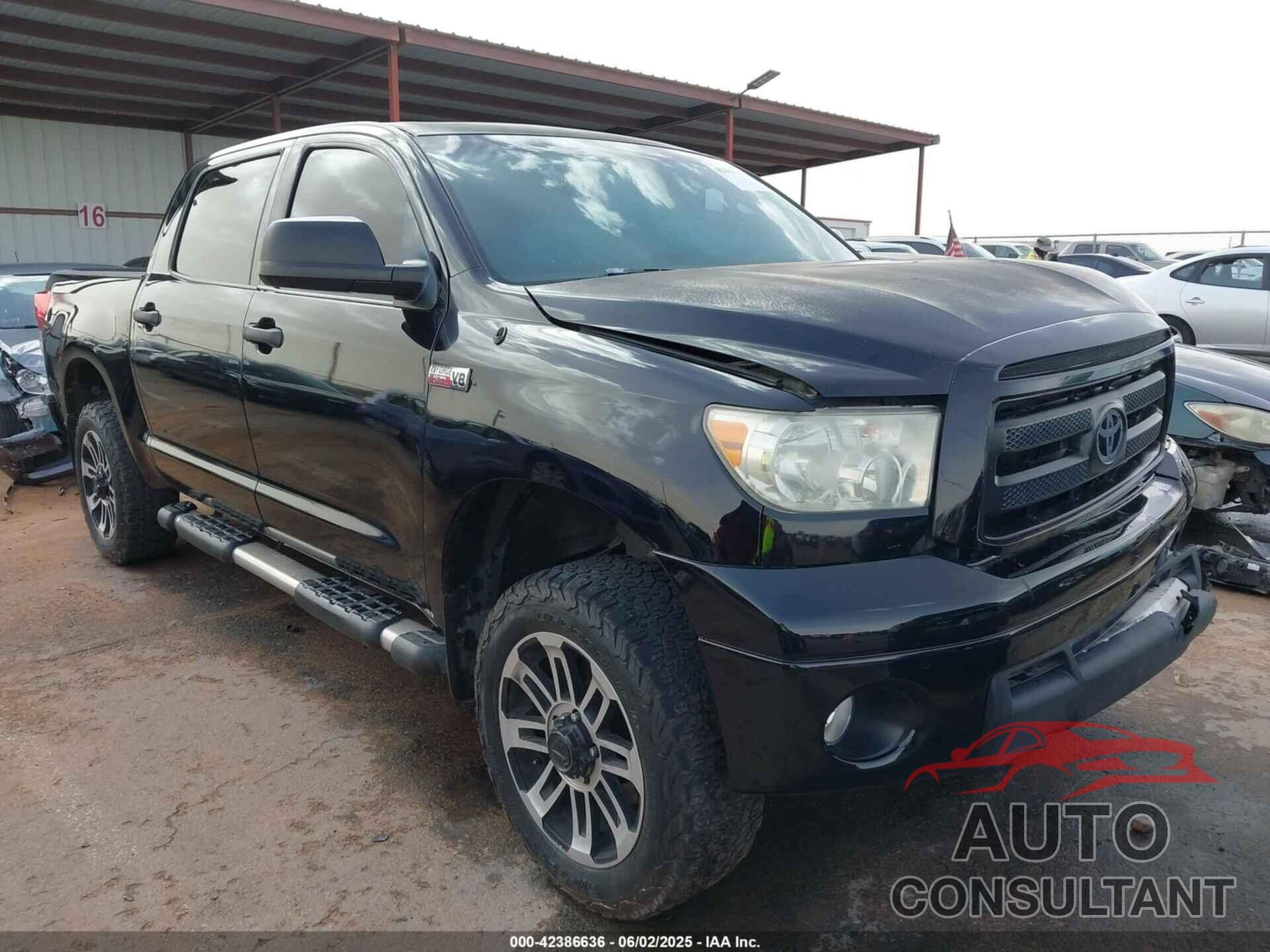 TOYOTA TUNDRA 2011 - 5TFDW5F15BX158244