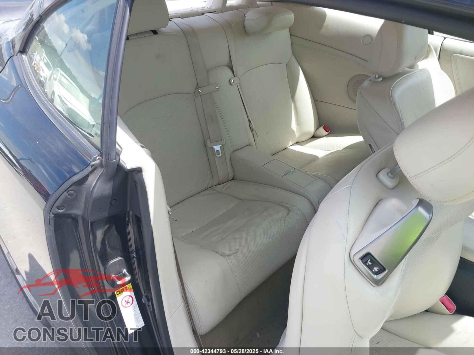 LEXUS IS 250C 2010 - JTHFF2C25A2510348