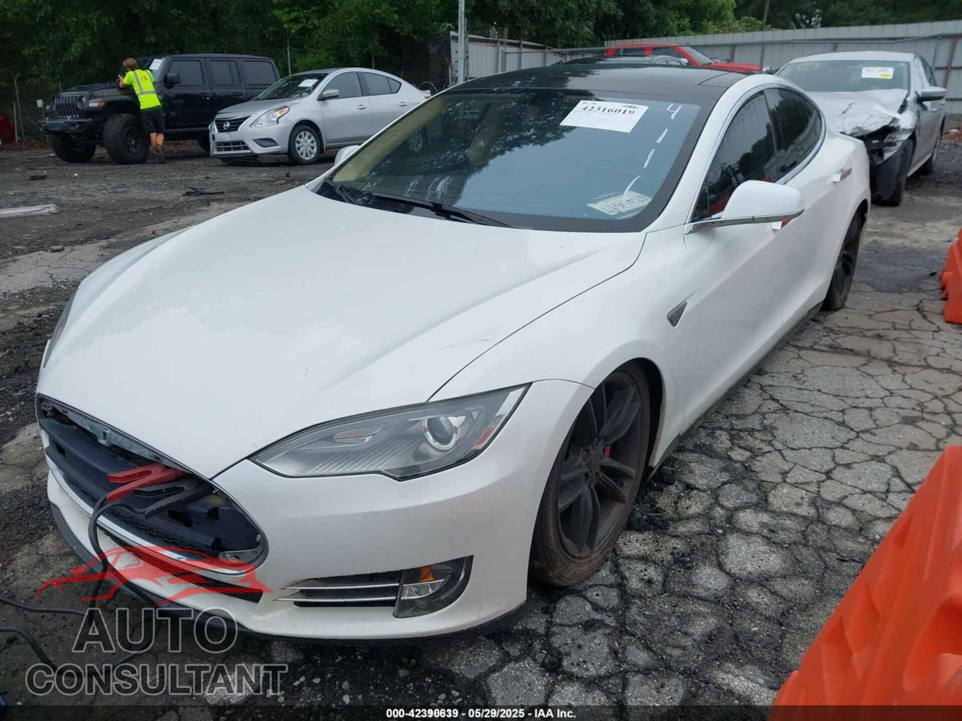 TESLA MODEL S 2013 - 5YJSA1DP6DFP04116