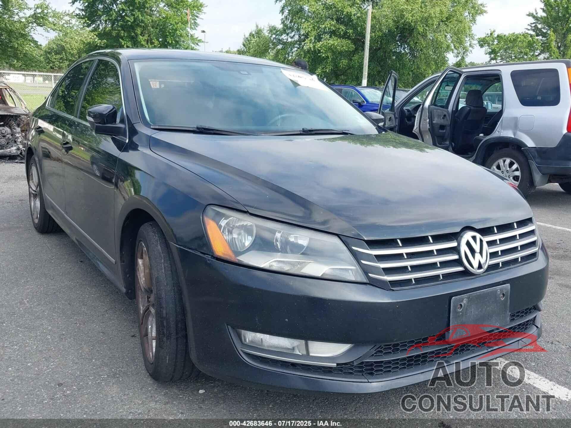 VOLKSWAGEN PASSAT 2014 - 1VWCT7A33EC010126