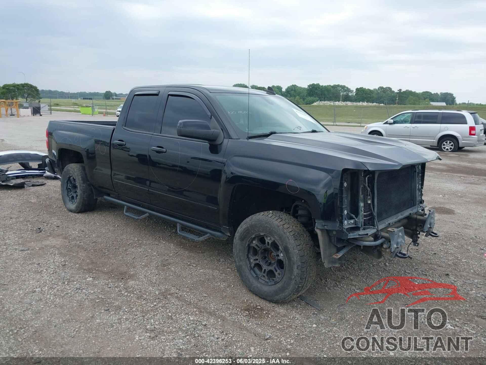 CHEVROLET SILVERADO 1500 2018 - 1GCVKREC8JZ121699