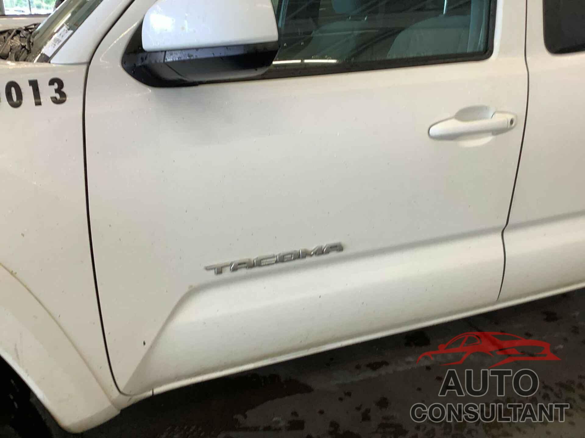 TOYOTA TACOMA 2019 - 5TFSZ5AN6KX196803