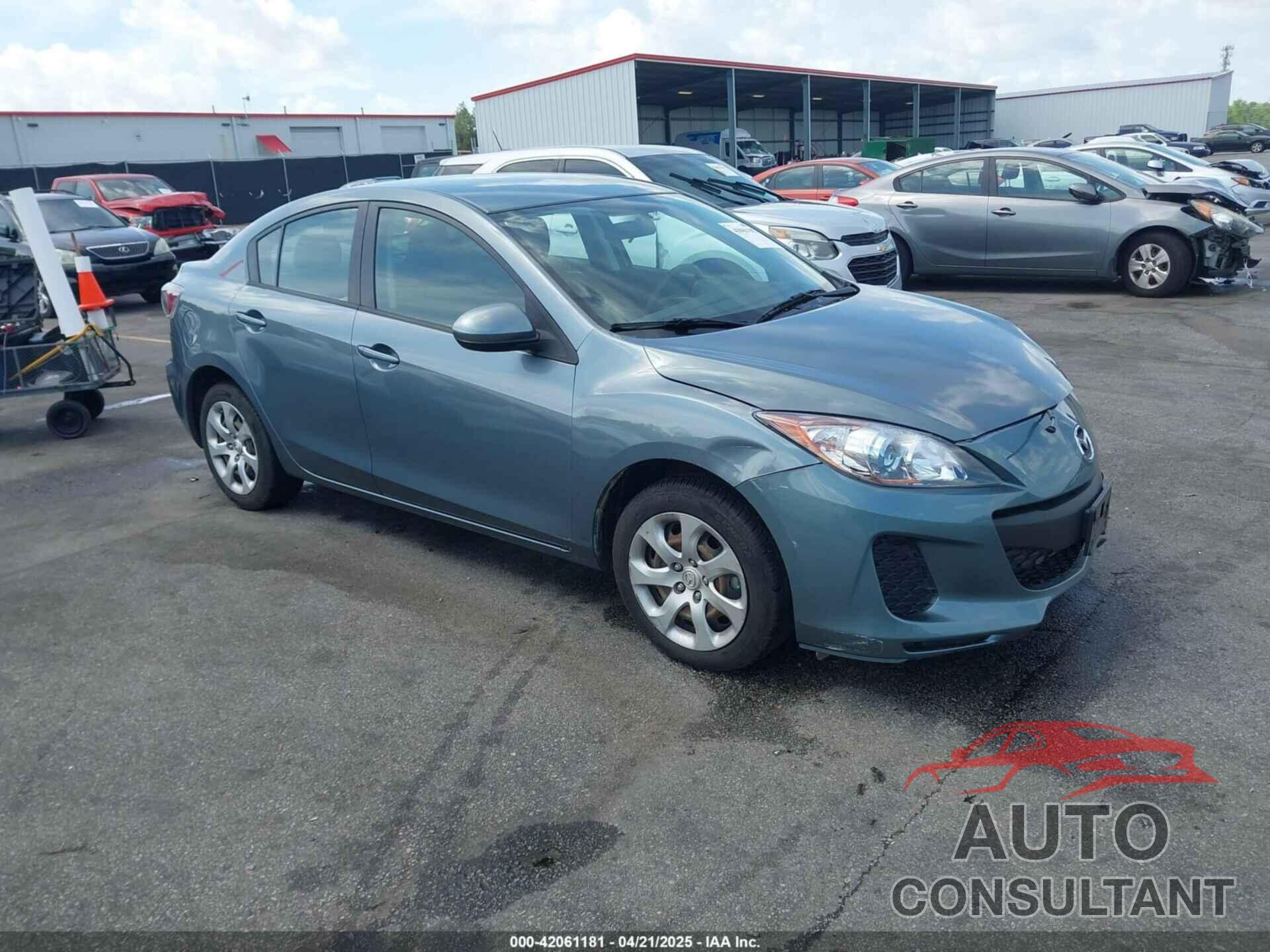 MAZDA MAZDA3 2013 - JM1BL1U74D1815282